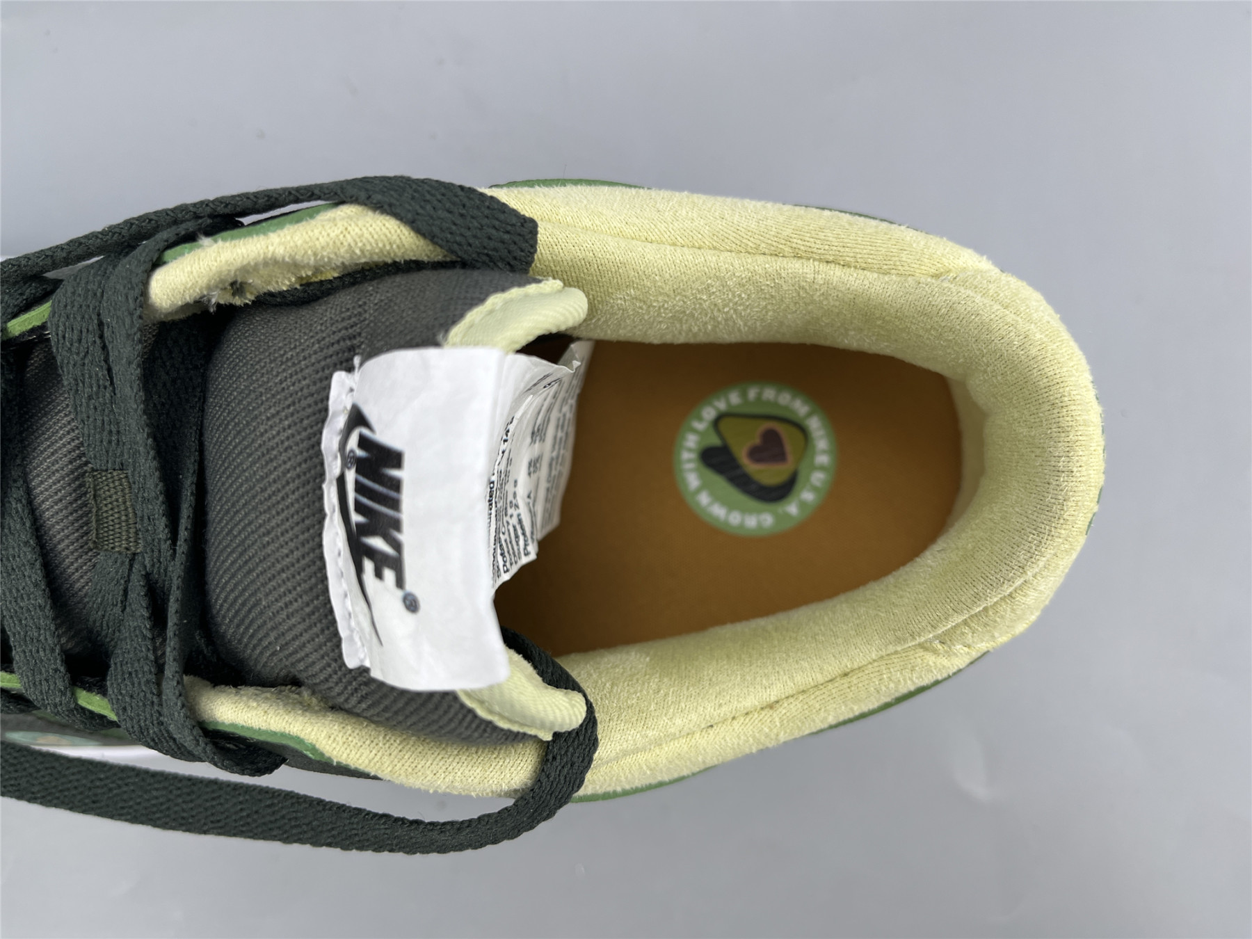 UA NIKE WMNS DUNK LOW LX 