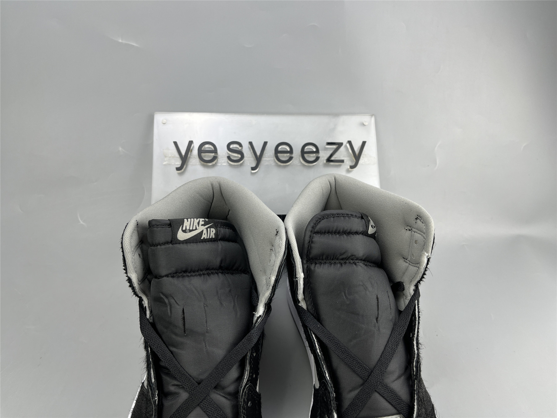 UA WMNS AIR JORDAN 1 RETRO HIGH OG