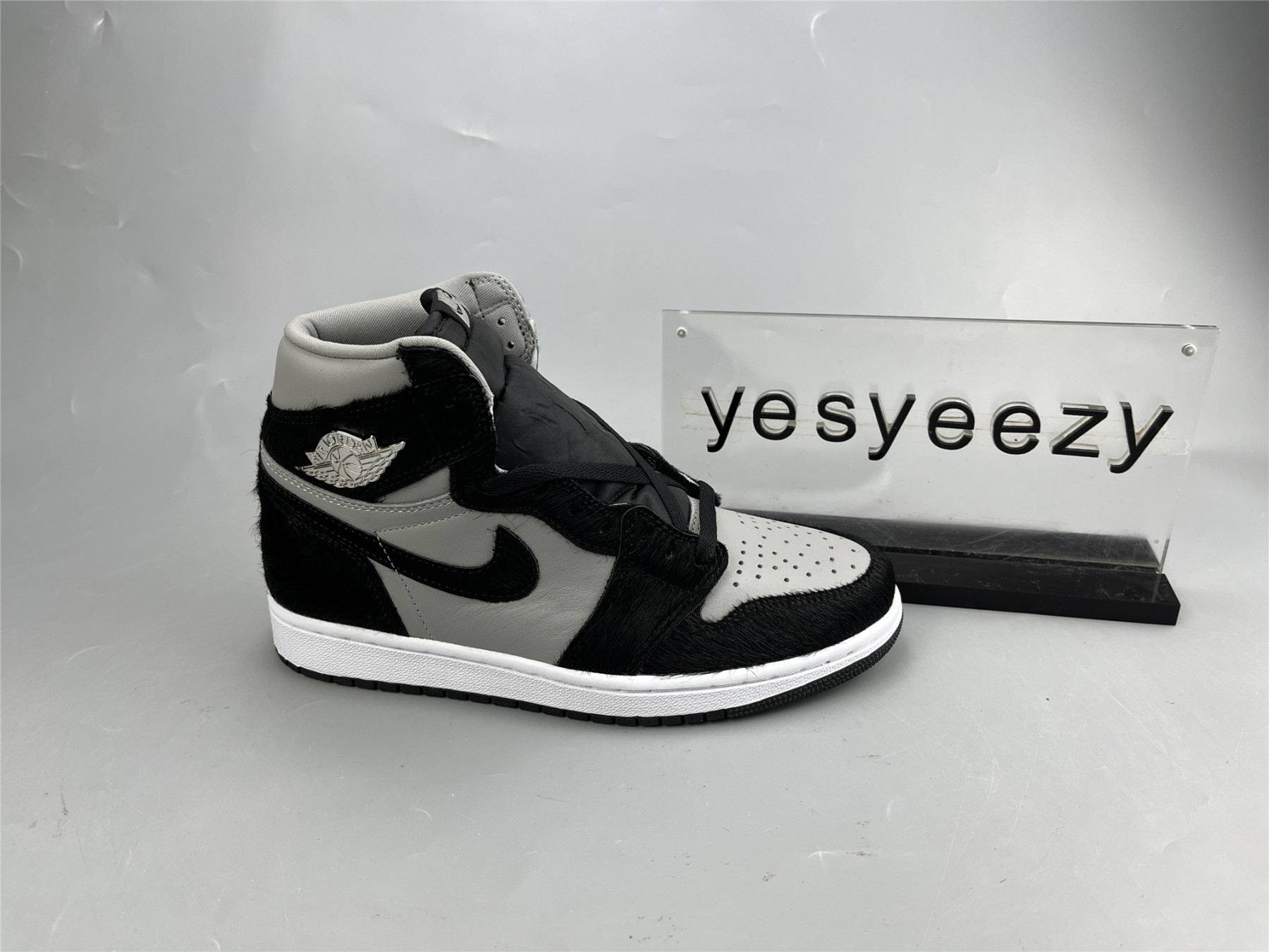 UA WMNS AIR JORDAN 1 RETRO HIGH OG