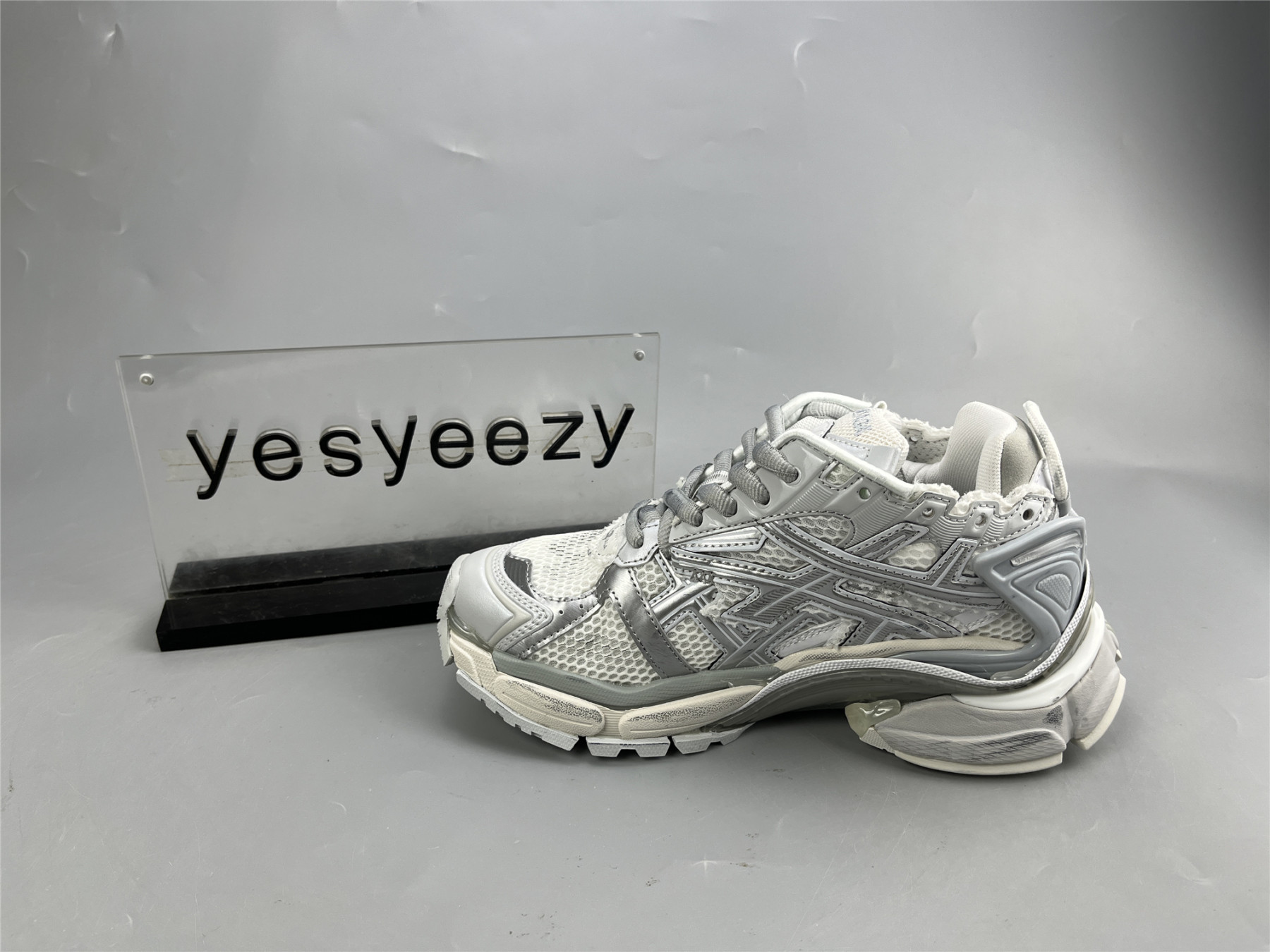 UA RUNNER GREY SILVER METALLIC