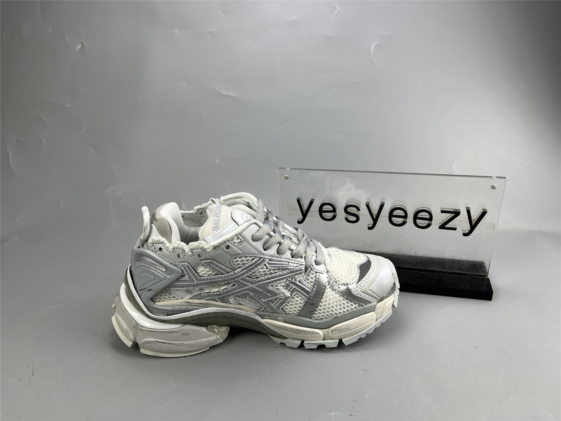 UA RUNNER GREY SILVER METALLIC