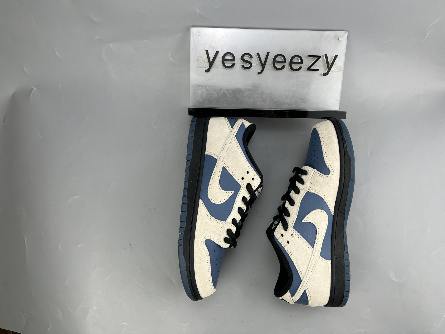 UA NIKE DUNK LOW PRO SB 