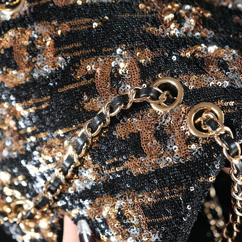 Ch**el Mini CF 14x21x8CM