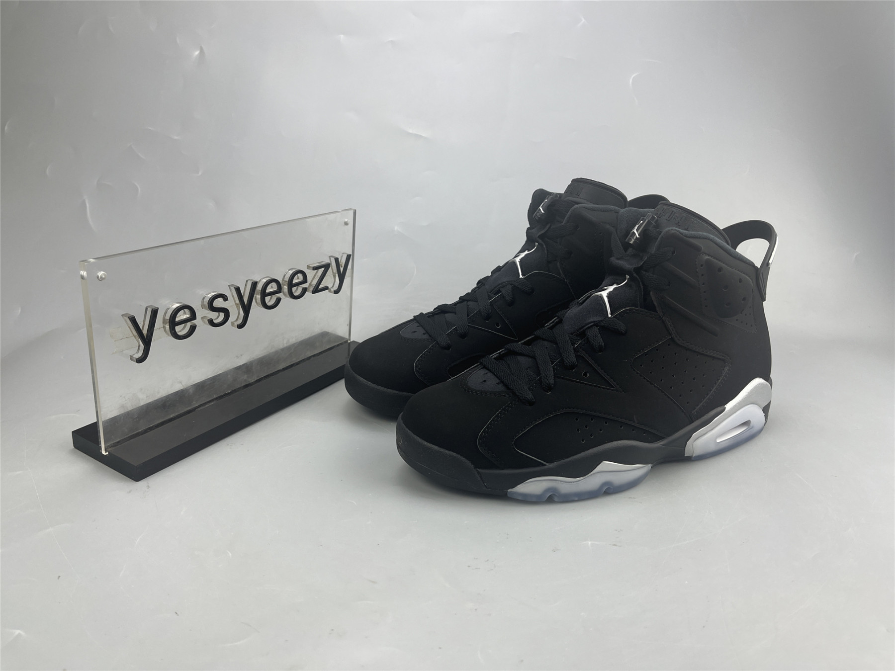 UA AIR JORDAN 6 RETRO 