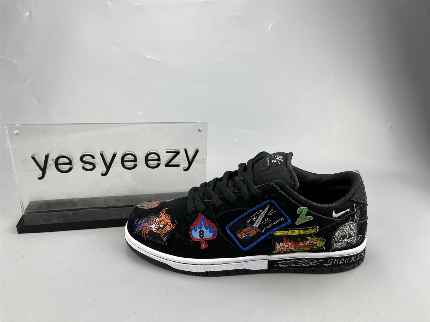 ua nike neckFa*e x dunk low pro sb