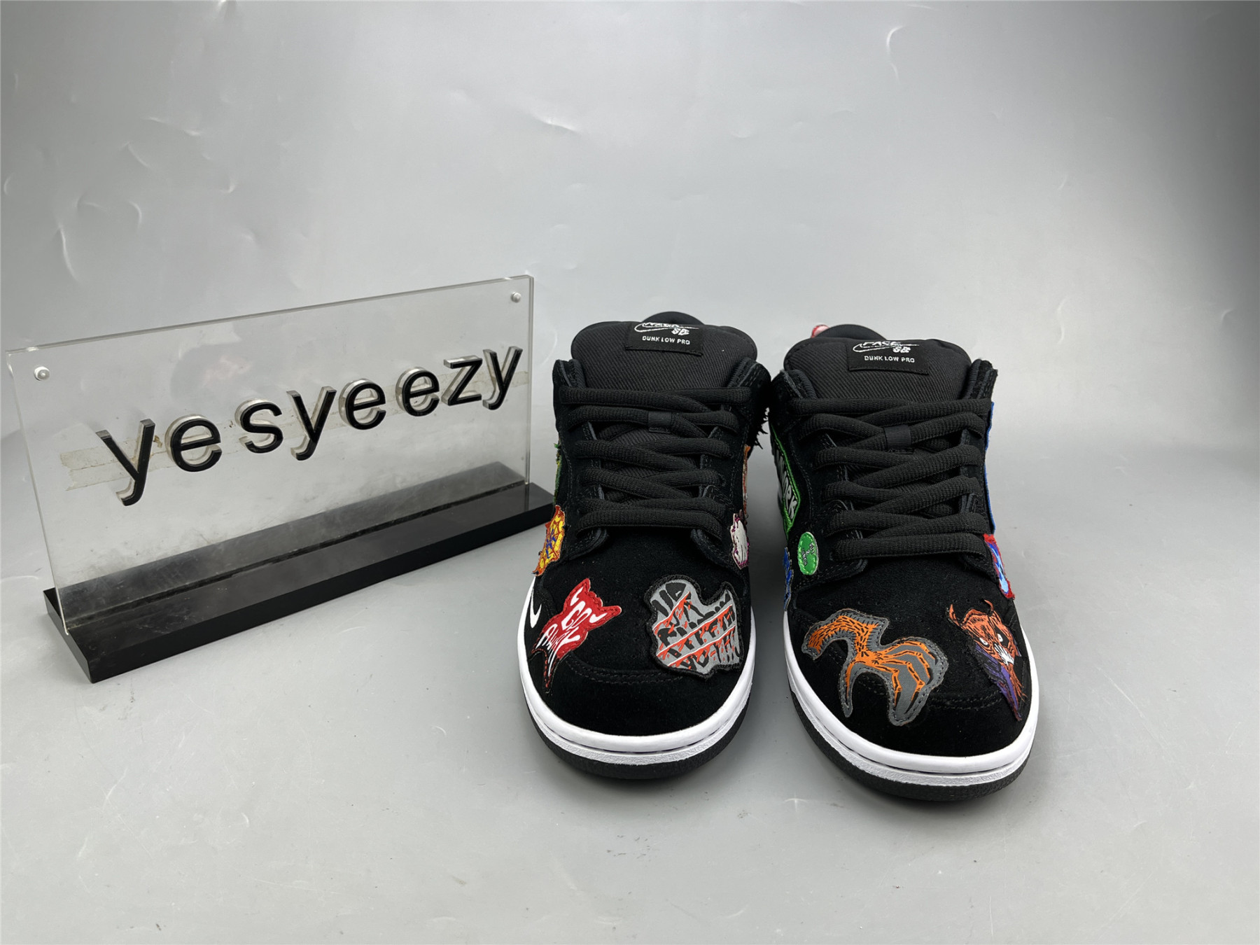 ua nike neckFa*e x dunk low pro sb