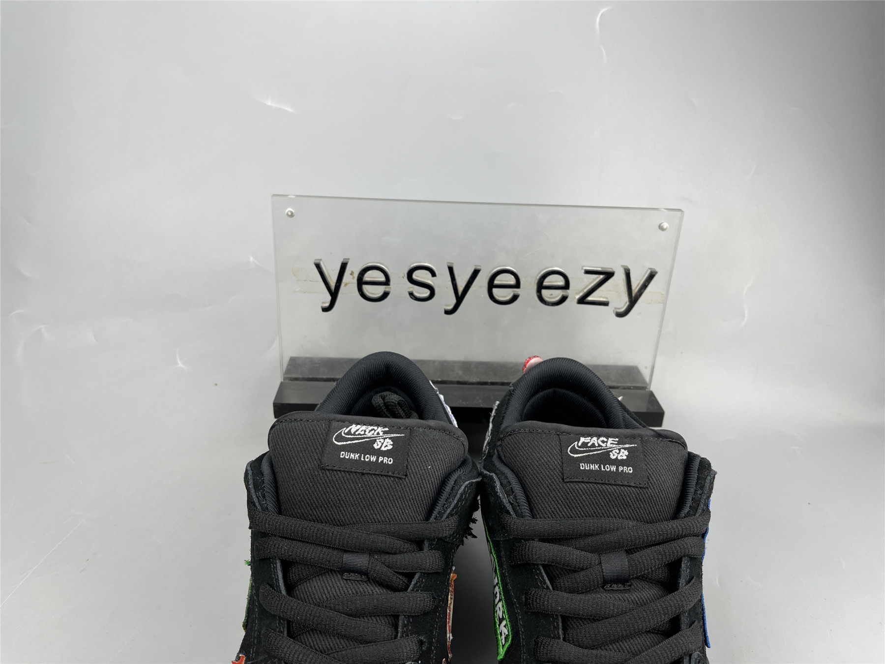 ua nike neckFa*e x dunk low pro sb