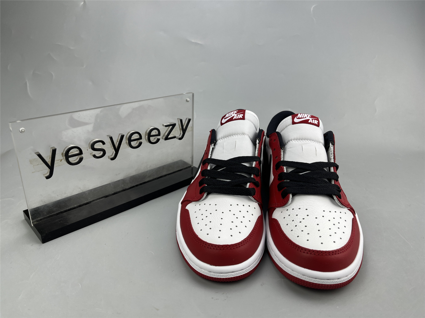 UA AIR JORDAN 1 RETRO LOW OG 