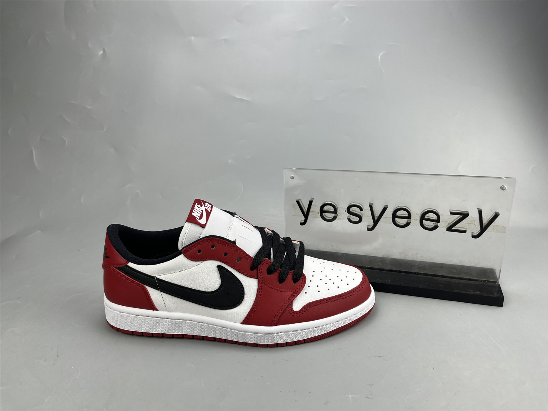 UA AIR JORDAN 1 RETRO LOW OG 