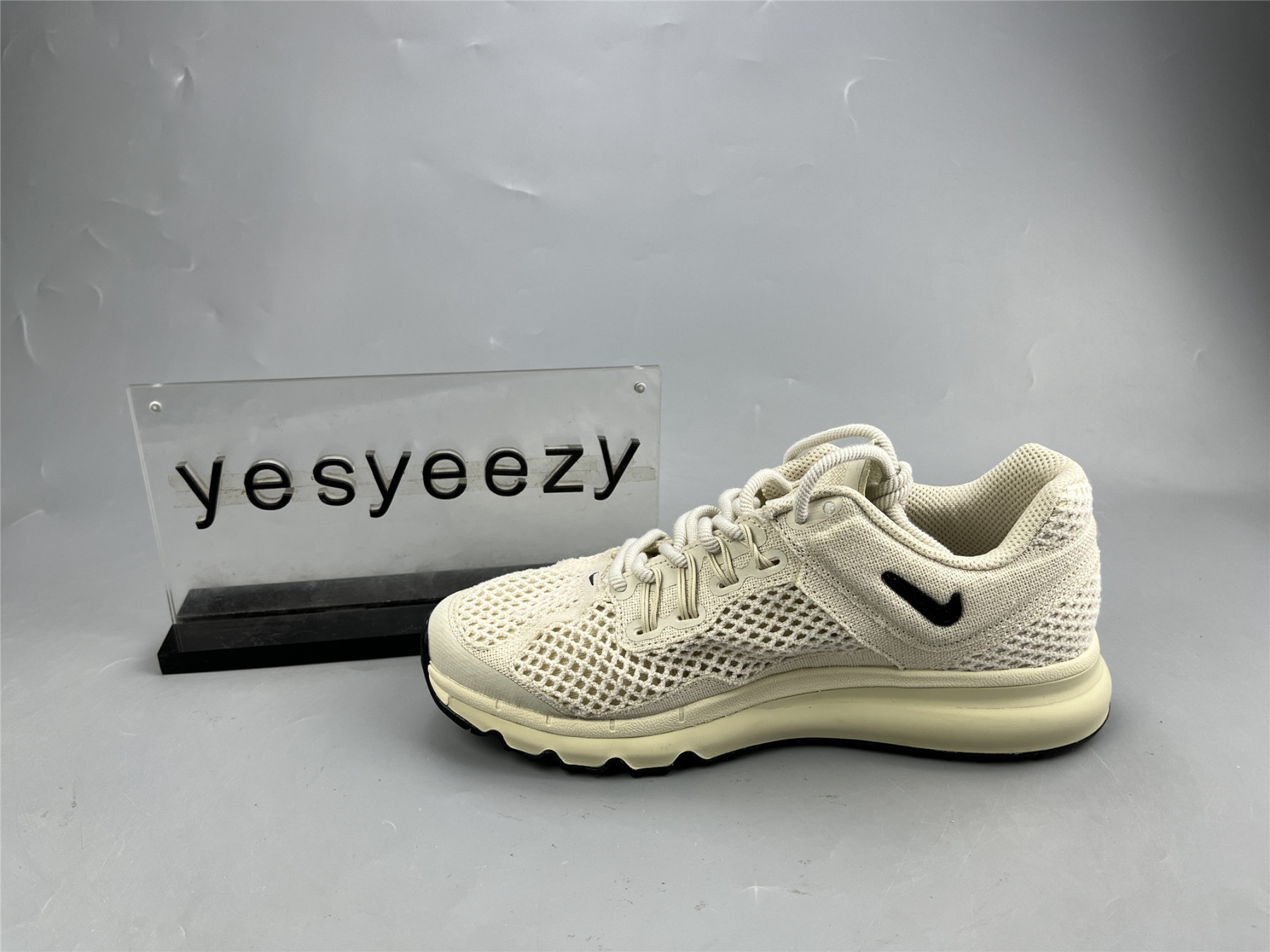 UA NIKE STUSSY X AIR MAX 2013 