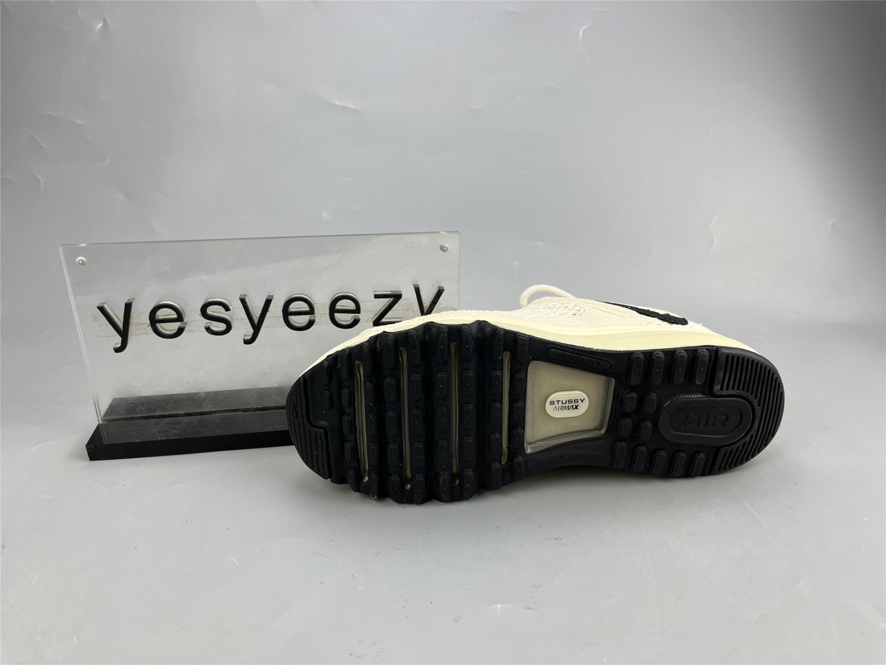 UA NIKE STUSSY X AIR MAX 2013 