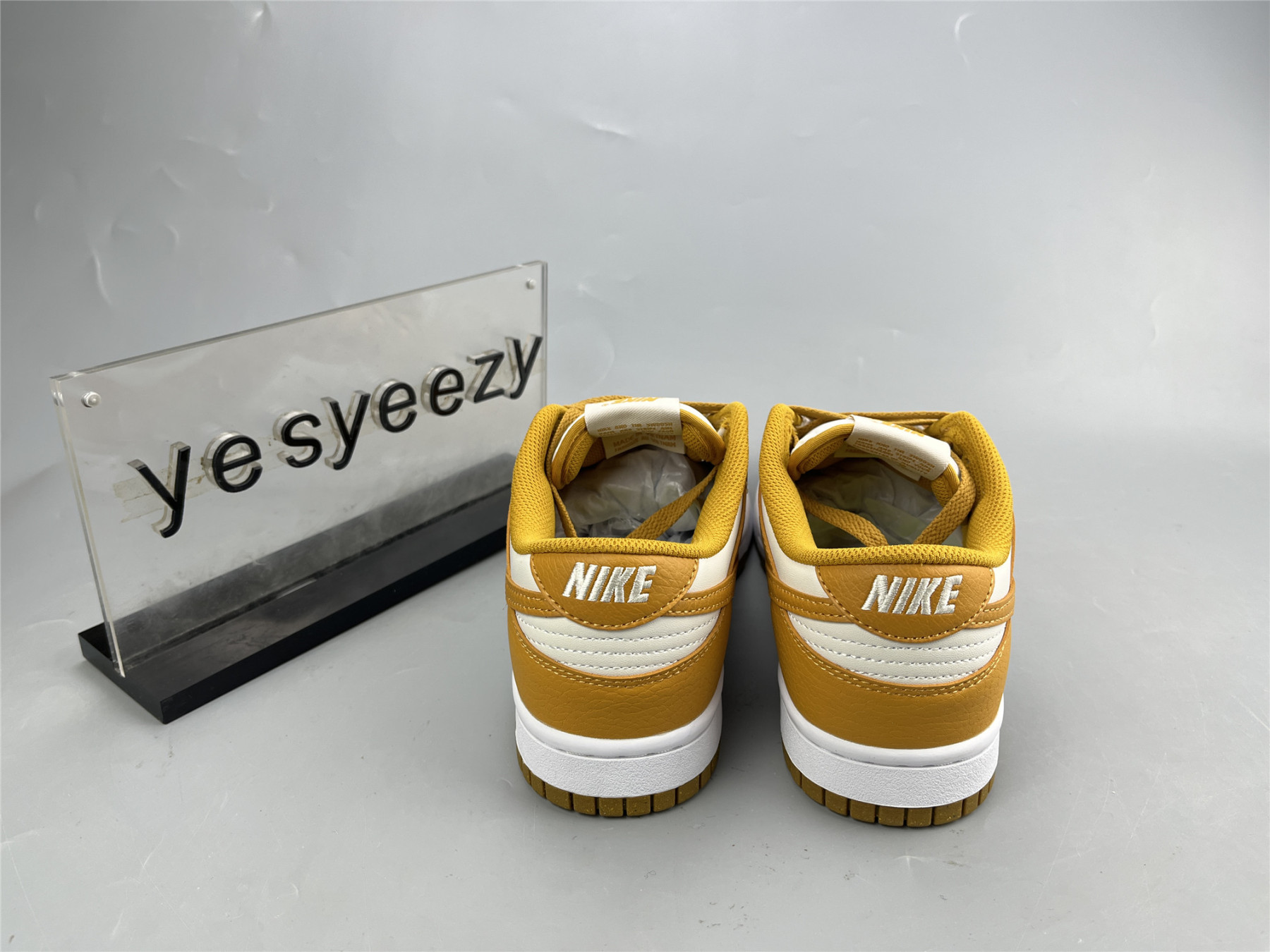 UA NIKE WMNS DUNK LOW NEXT NATURE 