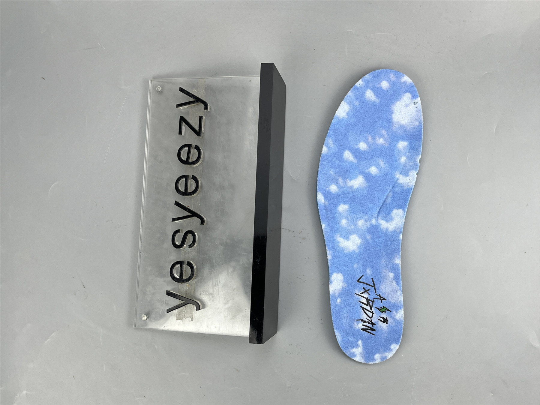 UA J. BALVIN X AIR JORDAN 2 RETRO