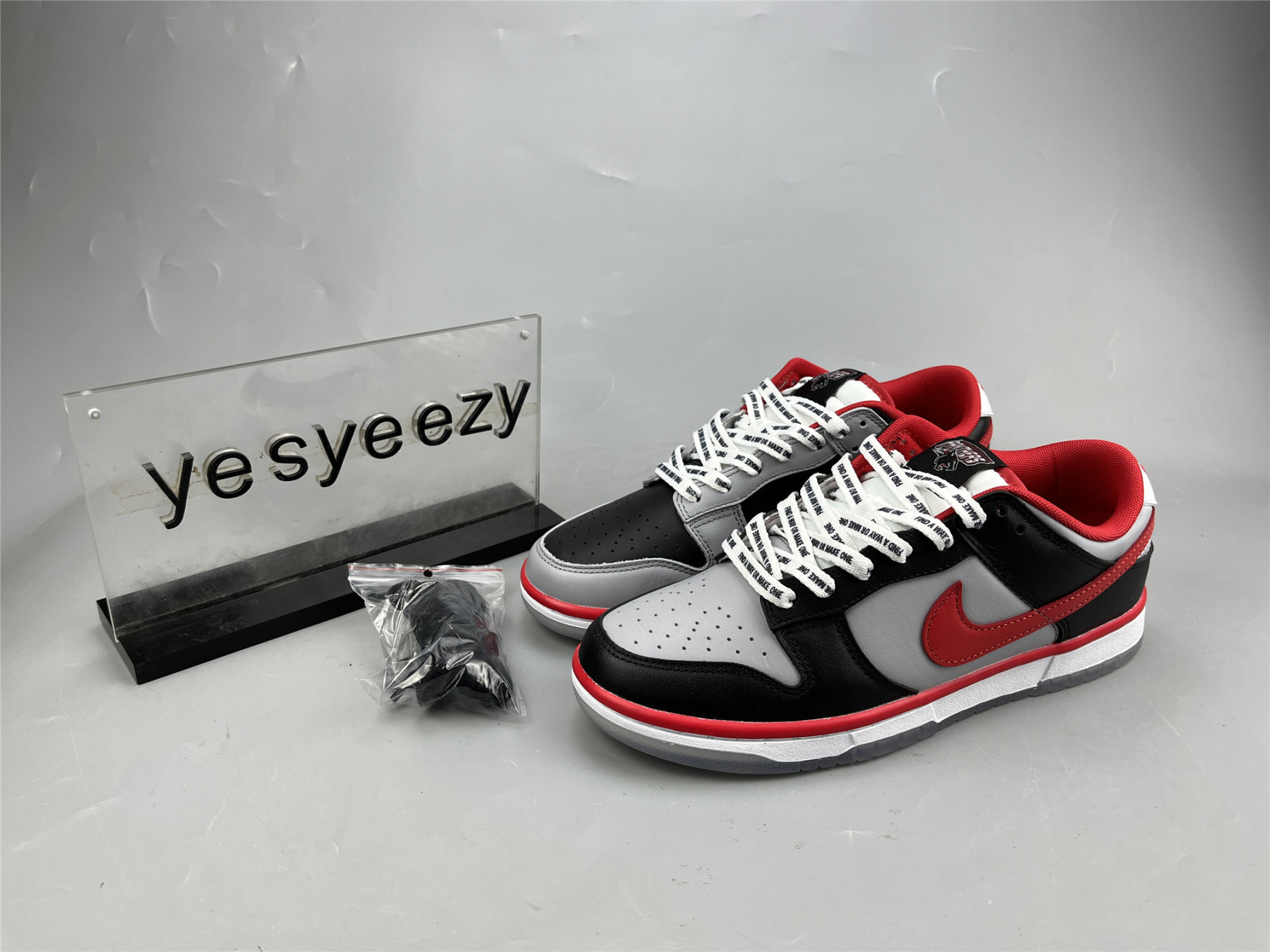 UA NIKE CLARK ATLANTA UNIVERSITY X DUNK LOW 