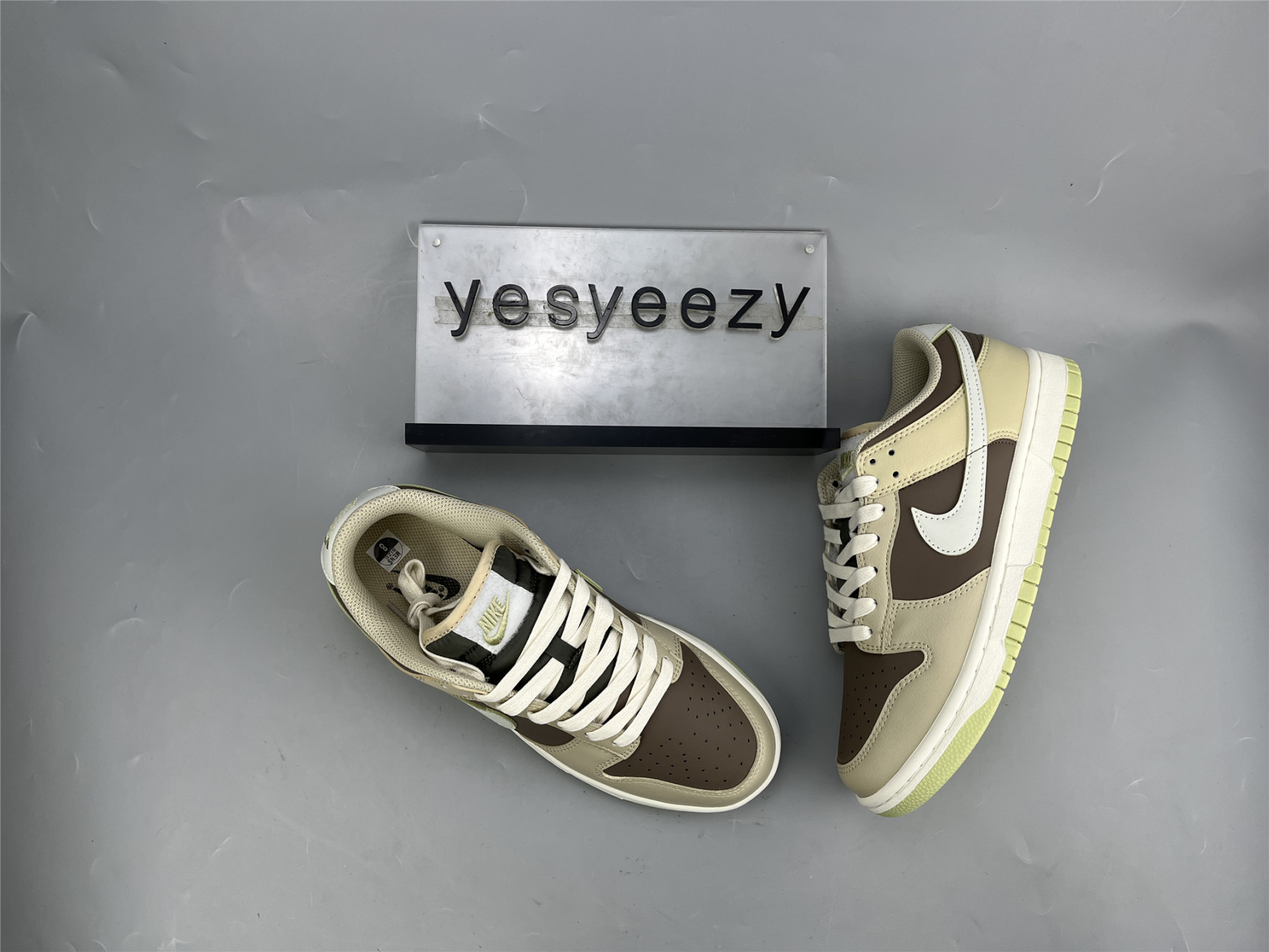 UA NIKE DUNK LOW MOCHA