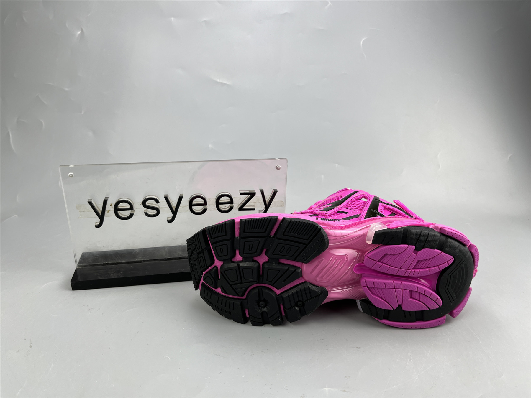UA RUNNER DARK PINK BLACK