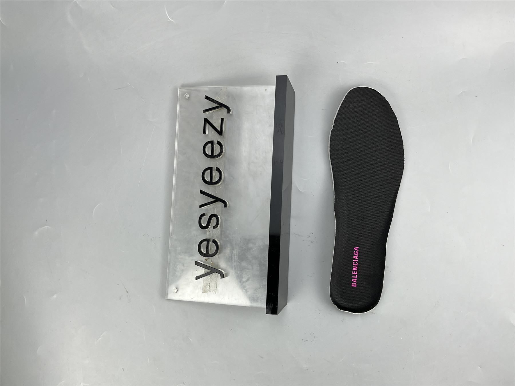 UA RUNNER DARK PINK BLACK