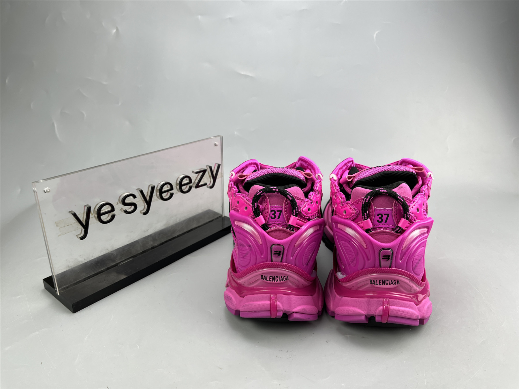 UA RUNNER DARK PINK BLACK