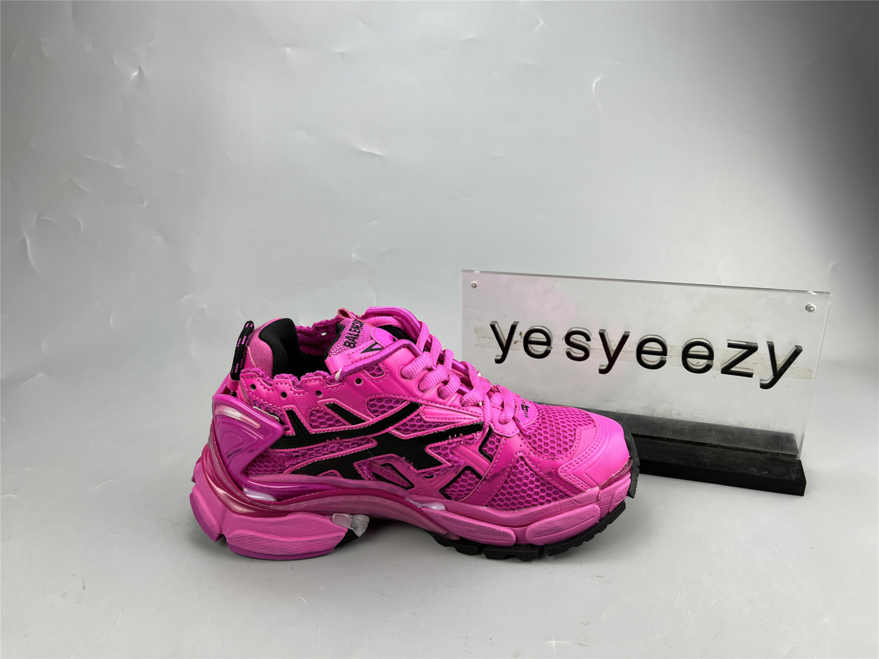 UA RUNNER DARK PINK BLACK
