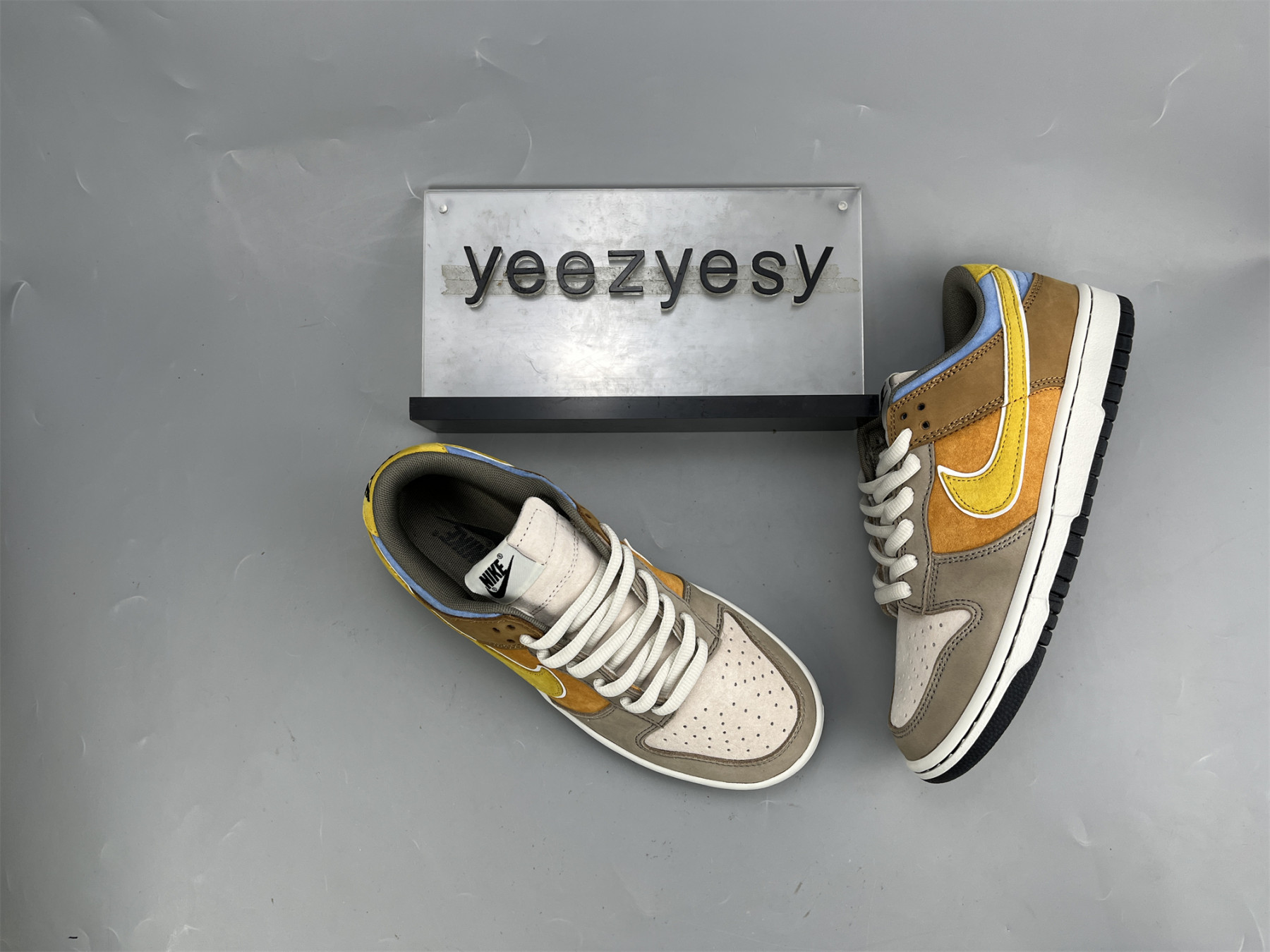 UA NIKE DUNK CAFE BRUN CLAIR