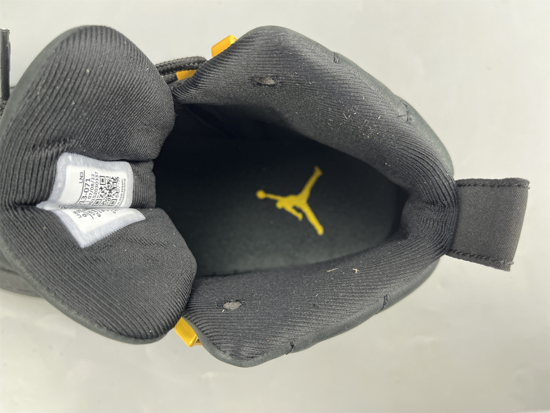 UA AIR JORDAN 12 RETRO 