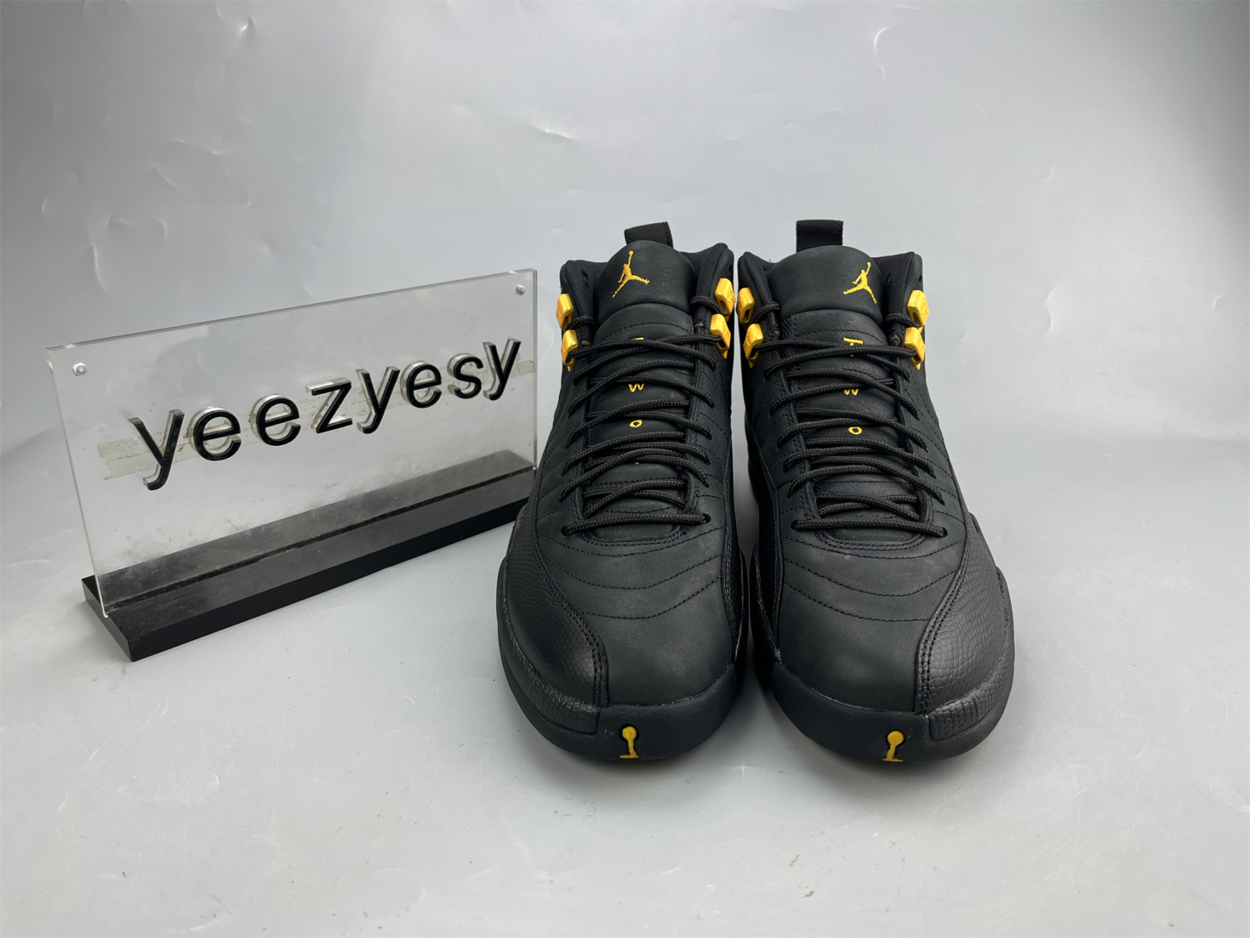 UA AIR JORDAN 12 RETRO 