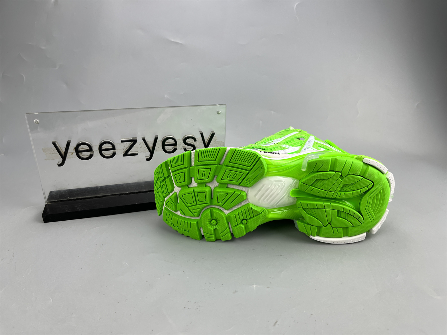 UA RUNNER WHITE GREEN