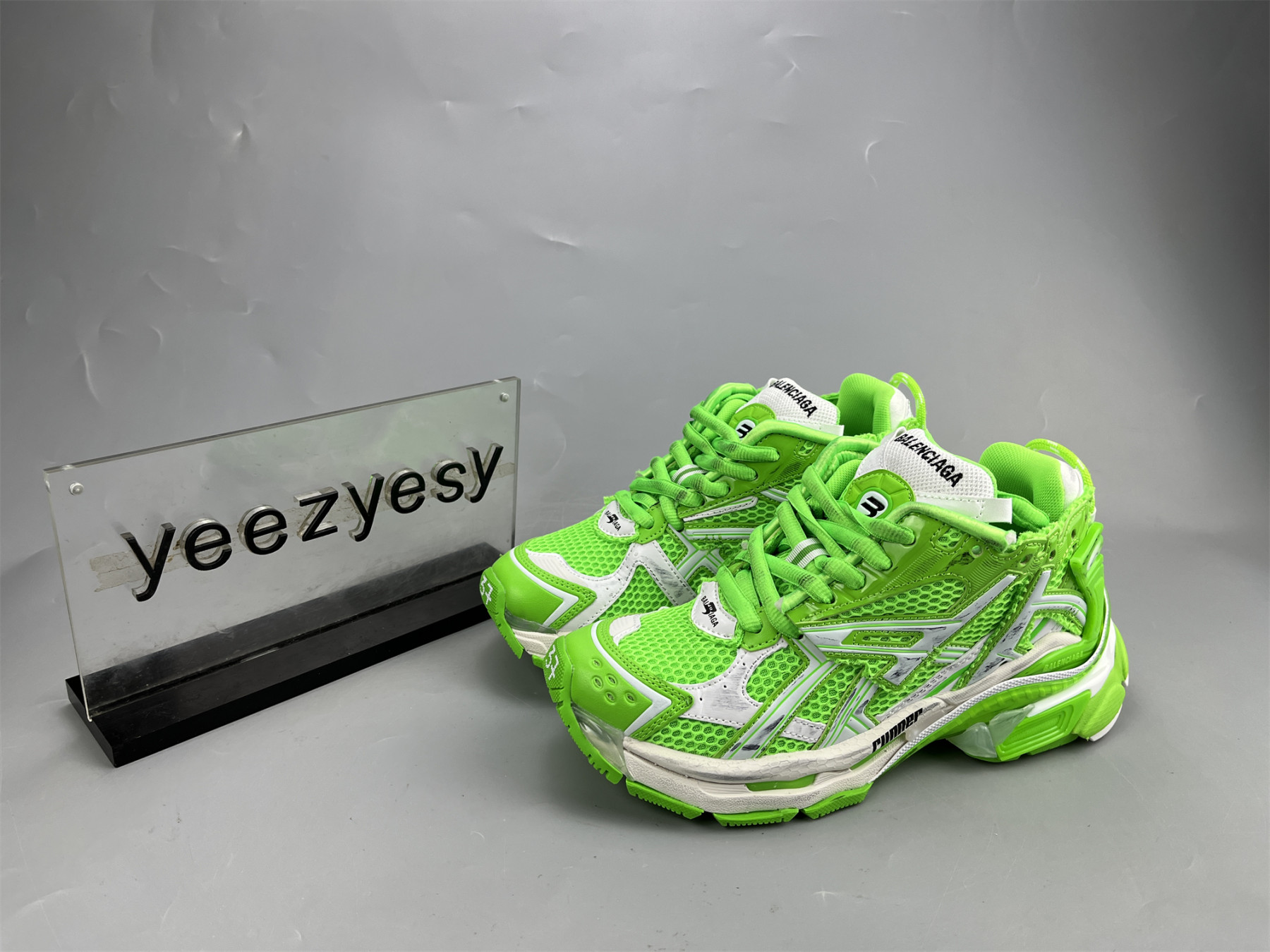 UA RUNNER WHITE GREEN