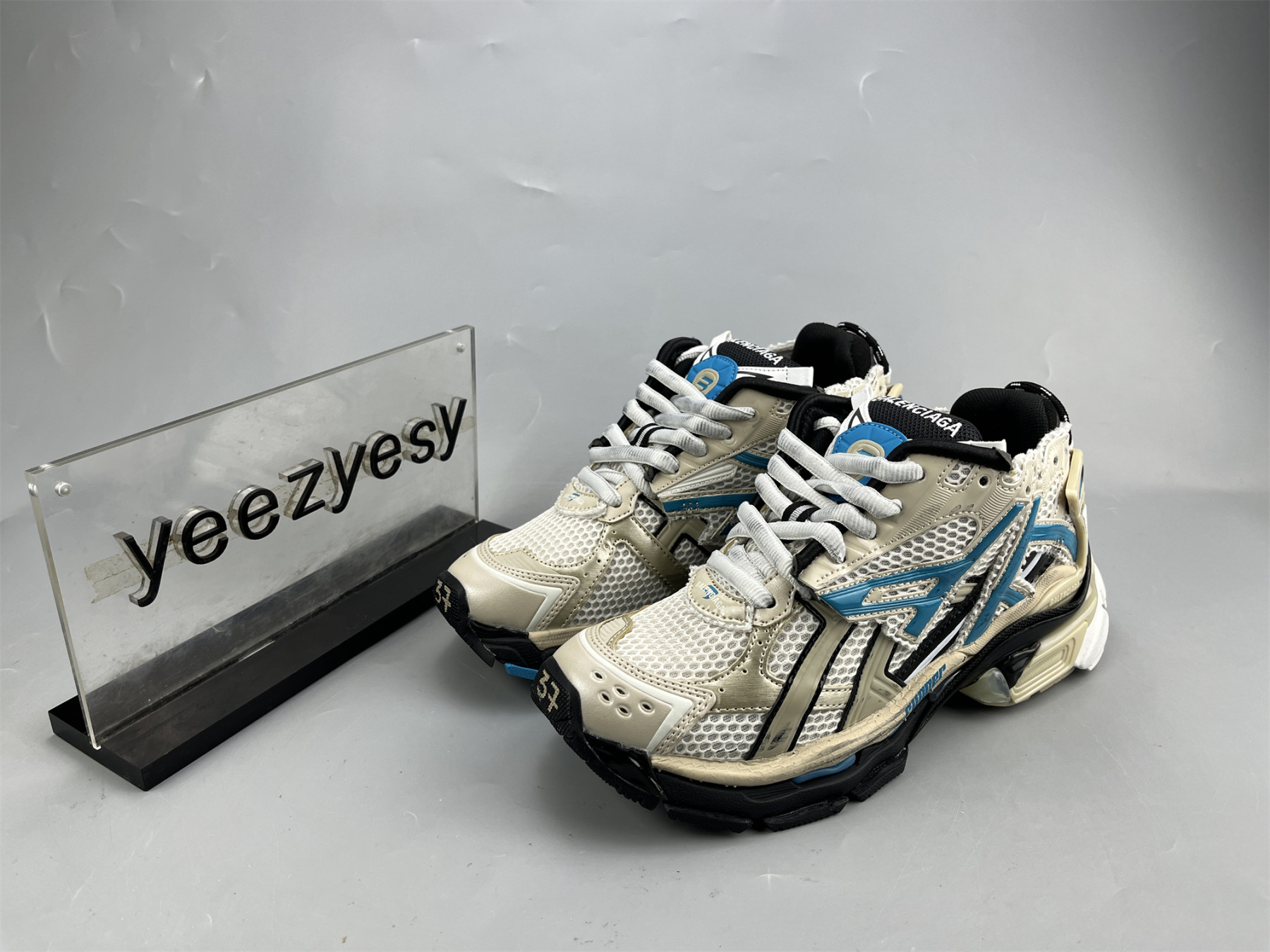 UA RUNNER BLACK CHAMPAGNE ORCHID