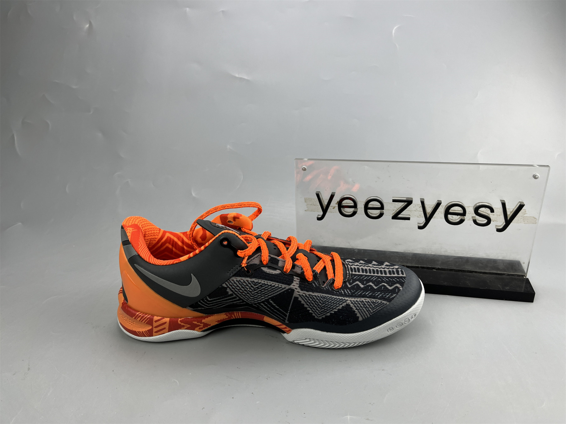 UA NIKE KOBE 8 SYSTEM 