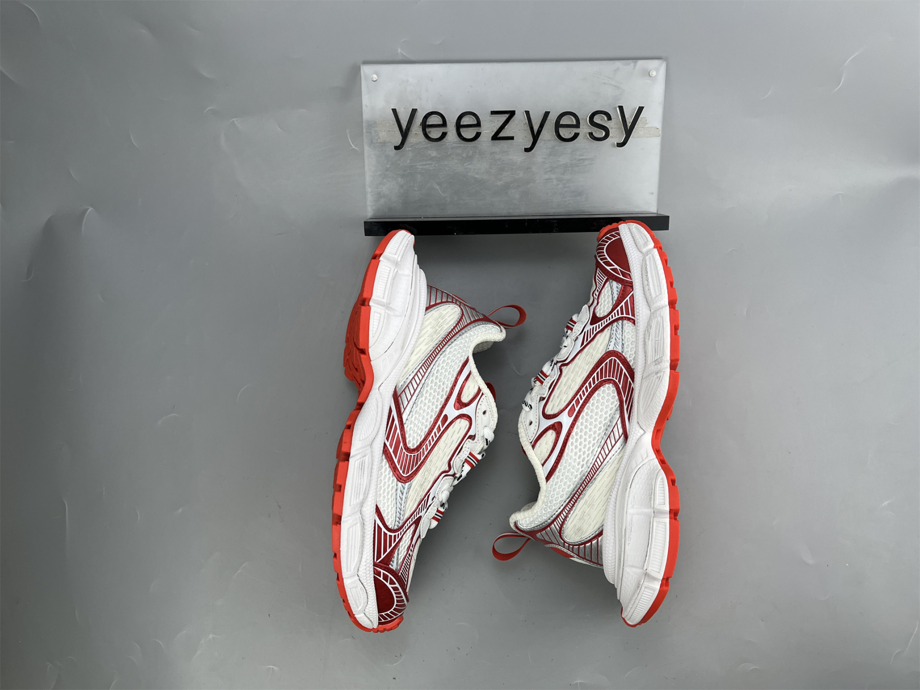 UA RUNNER WHITE RED