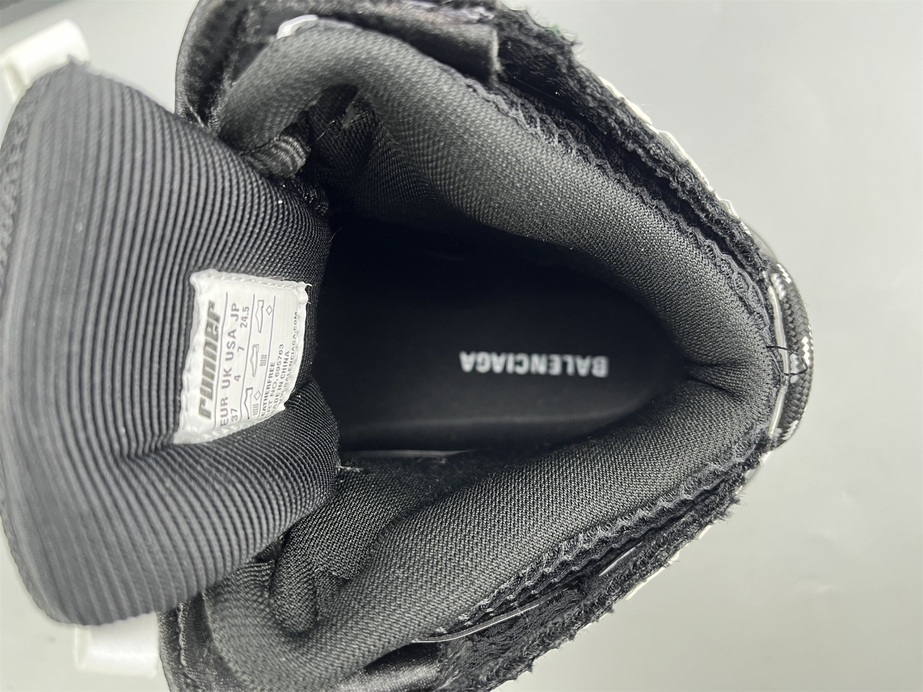 UA RUNNER HIGHTOP WHITE BLACK