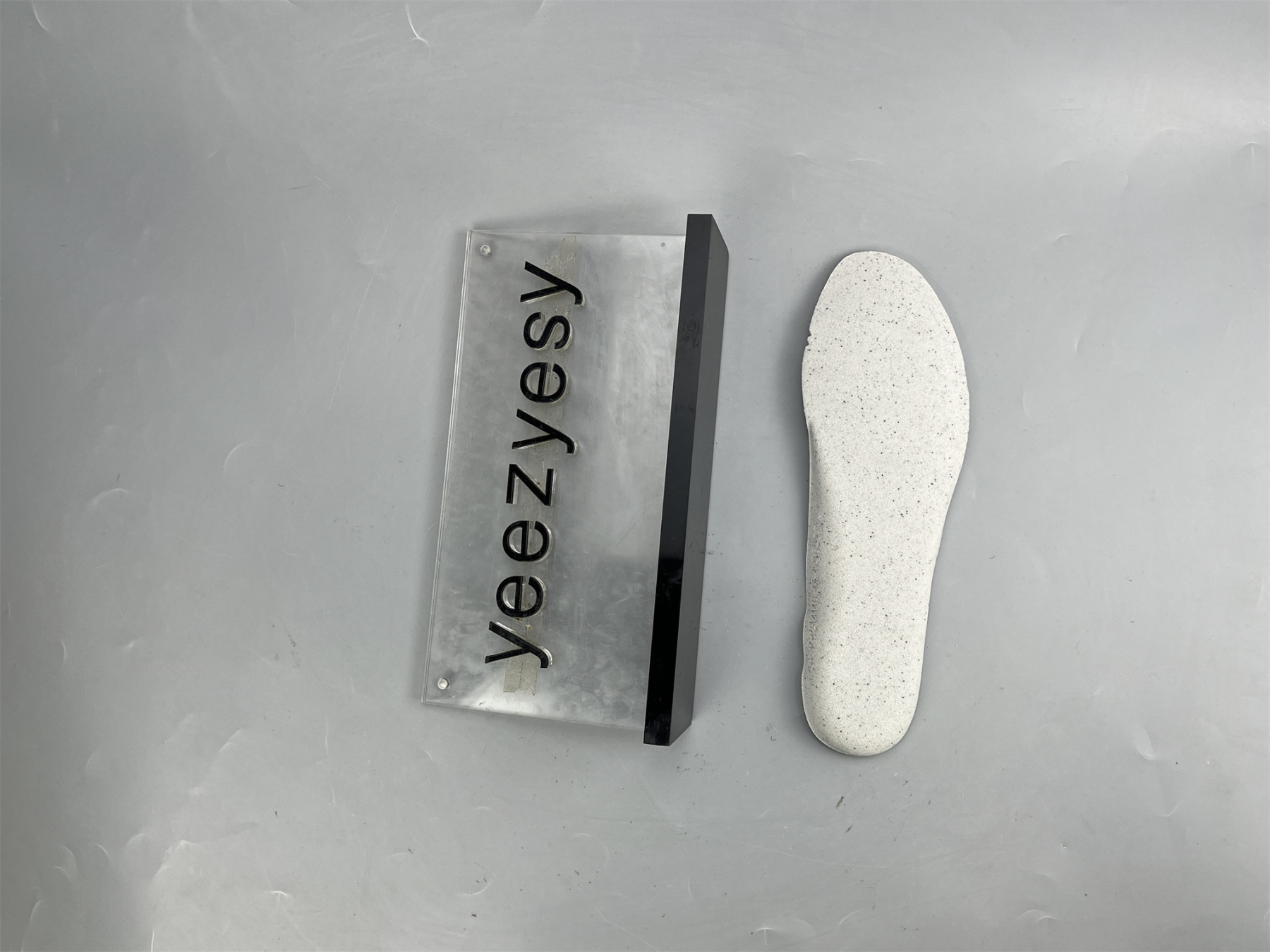 UA RUNNER HIGHTOP WHITE BLACK