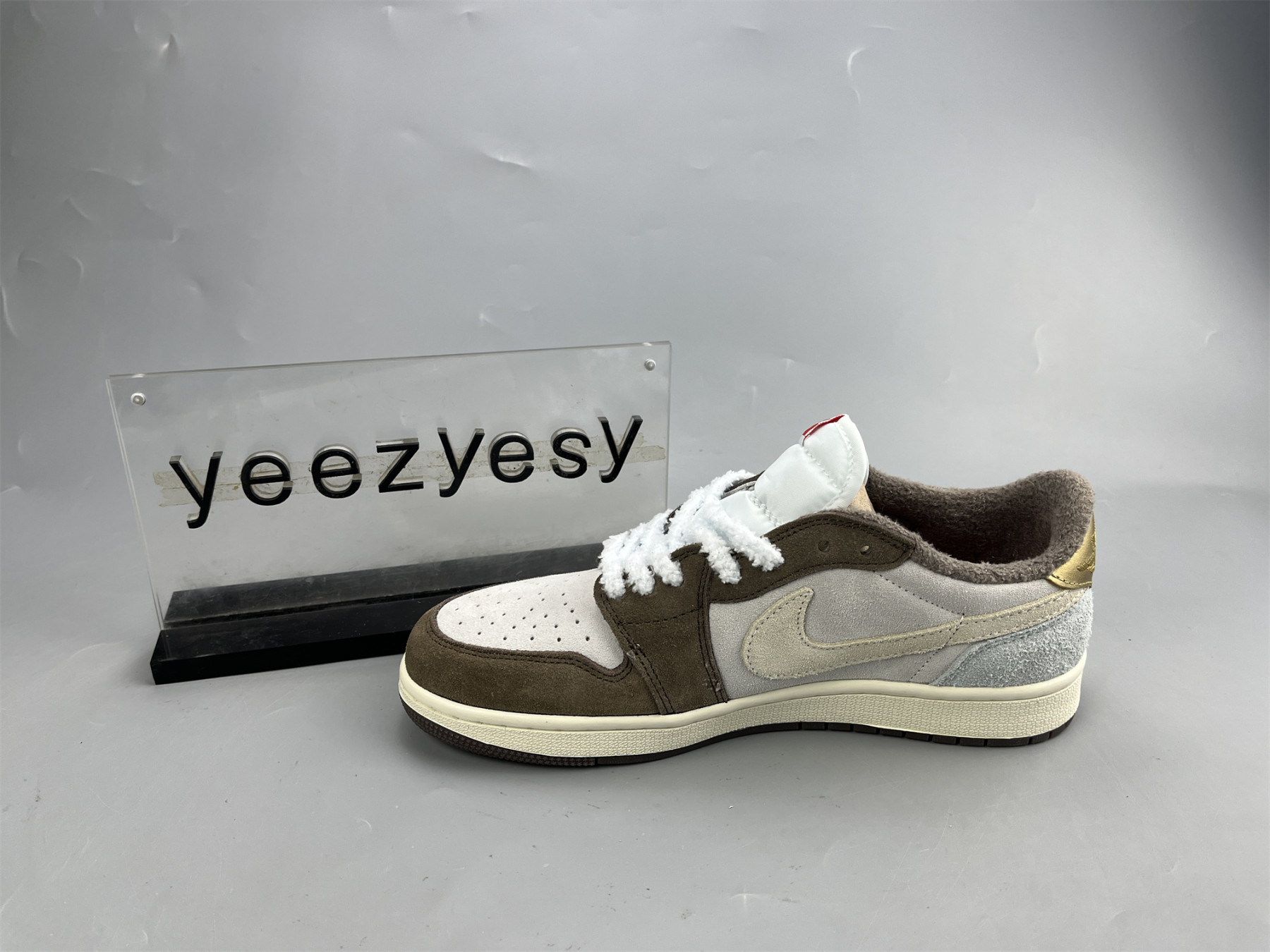 UA AIR JORDAN 1 RETRO LOW OG 