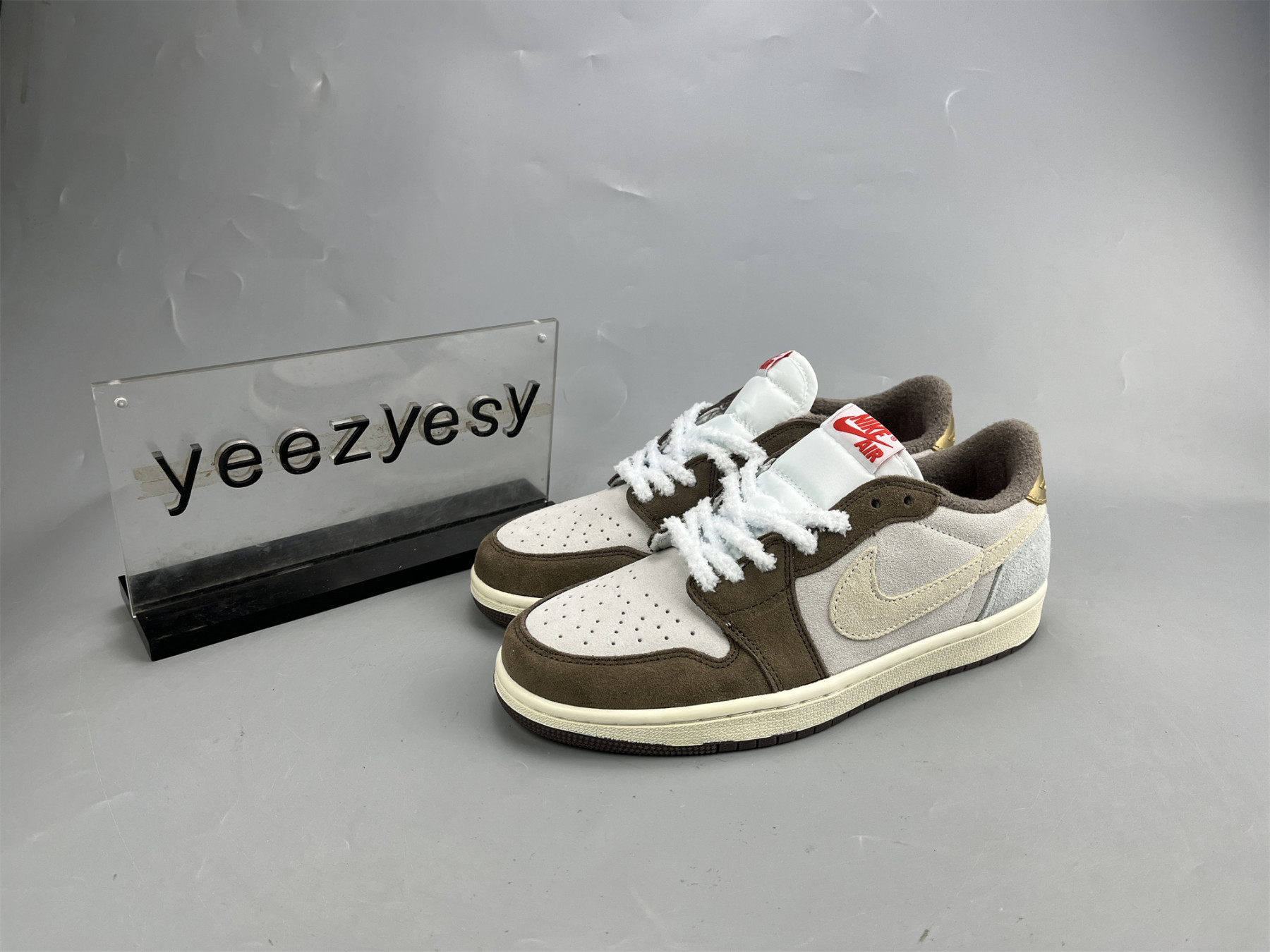 UA AIR JORDAN 1 RETRO LOW OG 