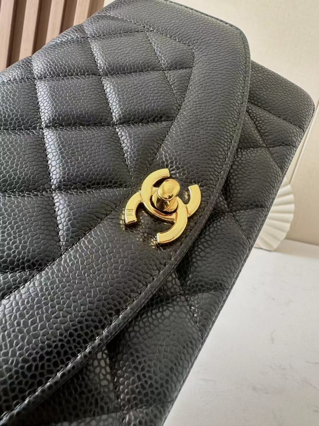 Ch**el Small Diana Flap Bag Caviar Gold Hardware 22.5x14x7cm