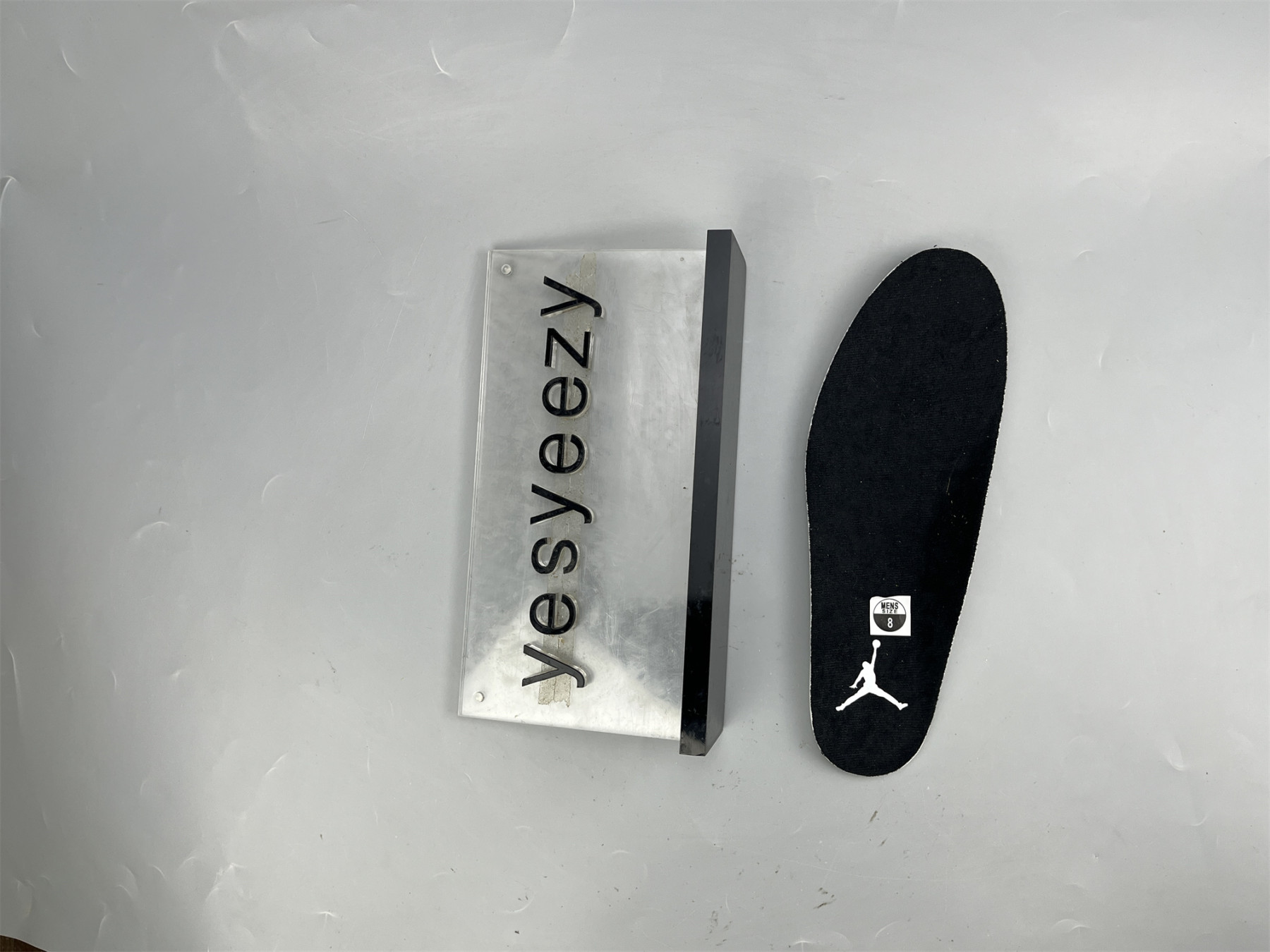 UA WMNS AIR JORDAN 11 RETRO LOW 