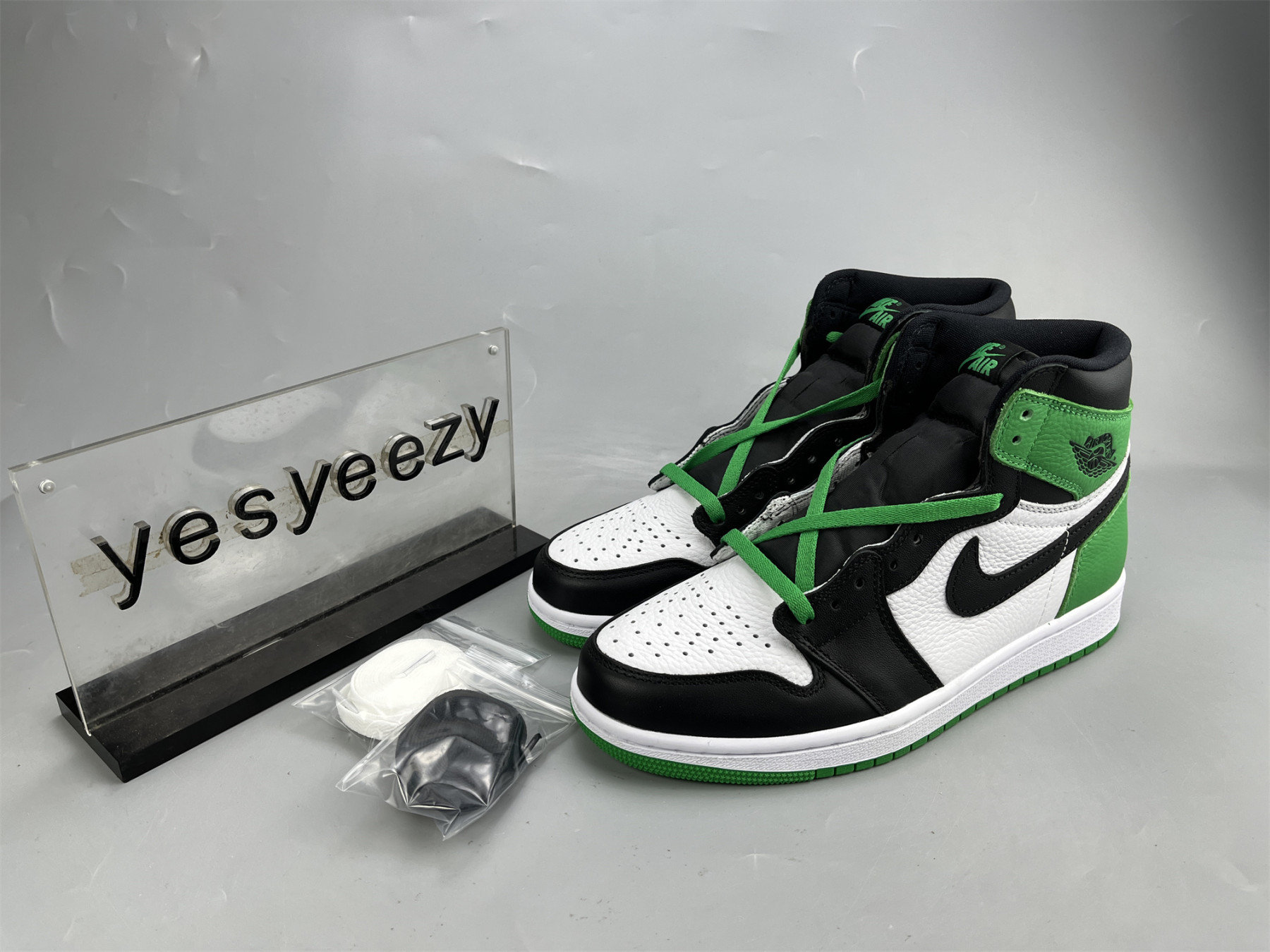 UA AIR JORDAN 1 RETRO HIGH OG 