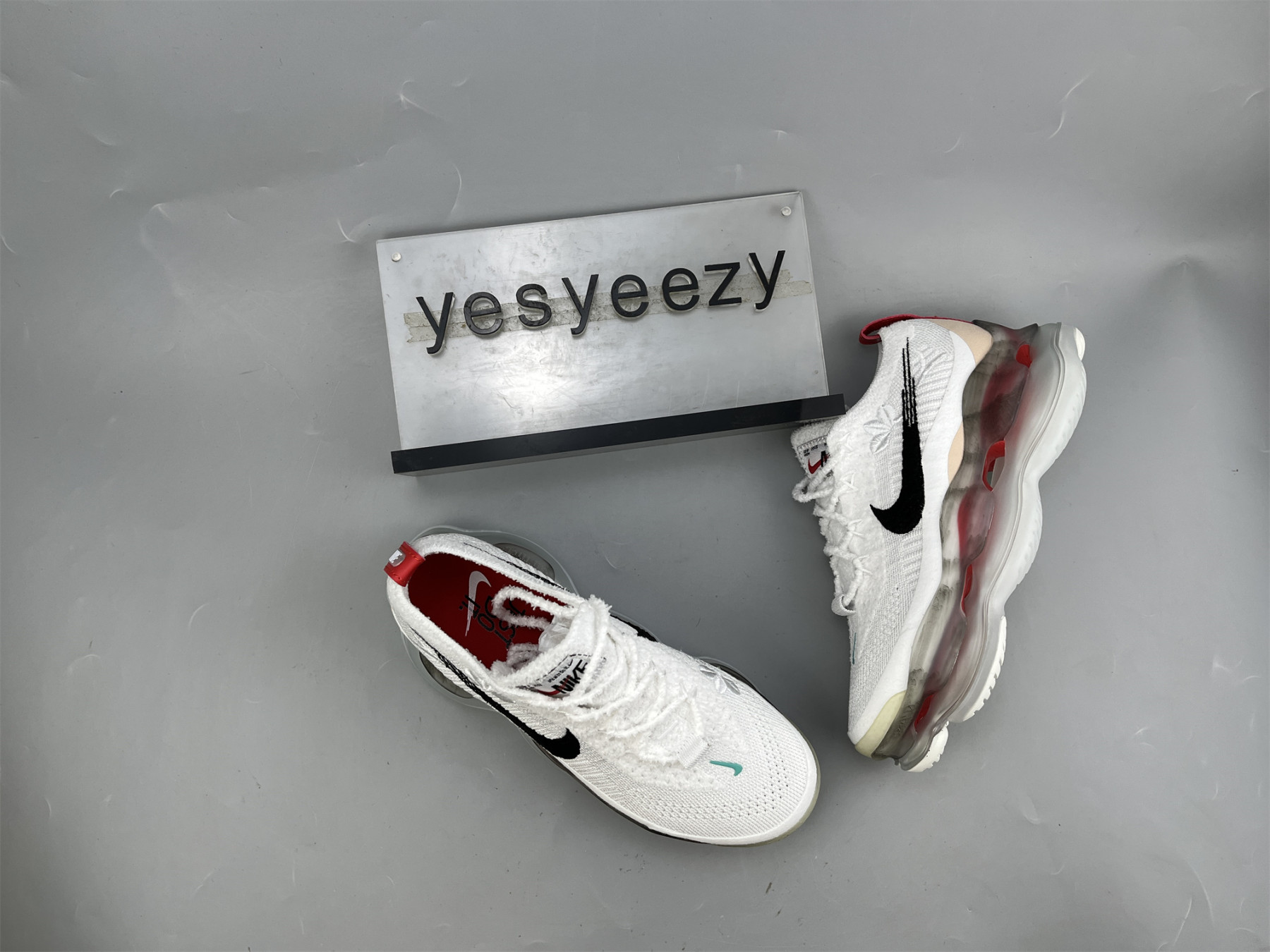 UA NIKE AIR MAX SCORPION FLYKNIT 