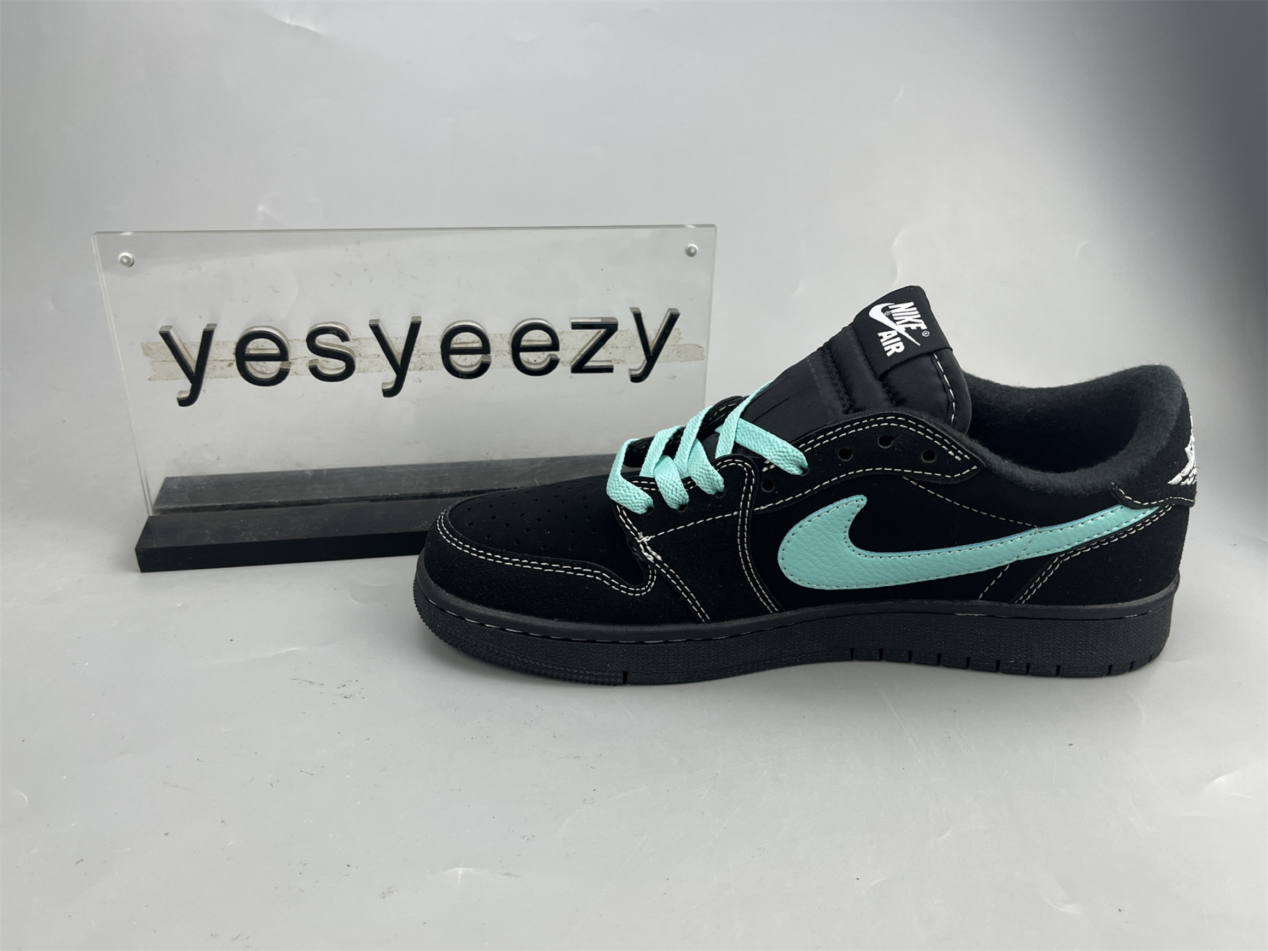 UA AIR JORDAN 1 LOW TIFFANY PHANTOM