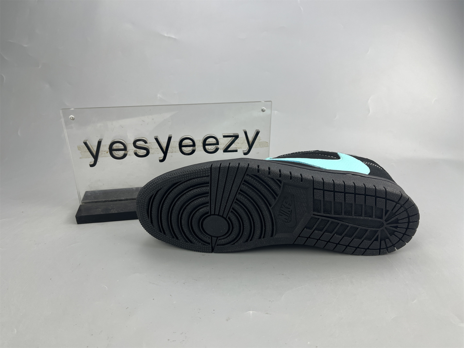 UA AIR JORDAN 1 LOW TIFFANY PHANTOM