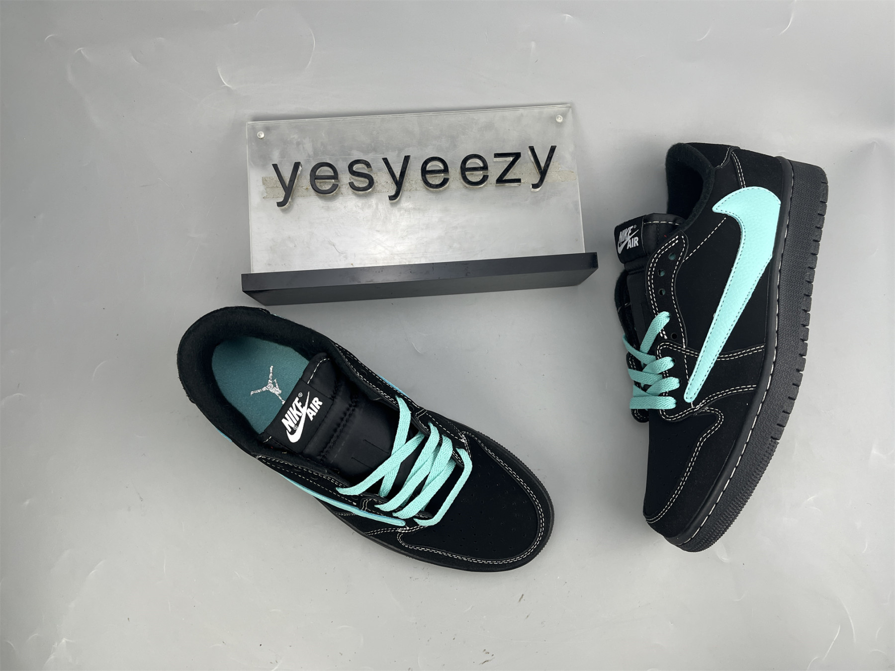 UA AIR JORDAN 1 LOW TIFFANY PHANTOM