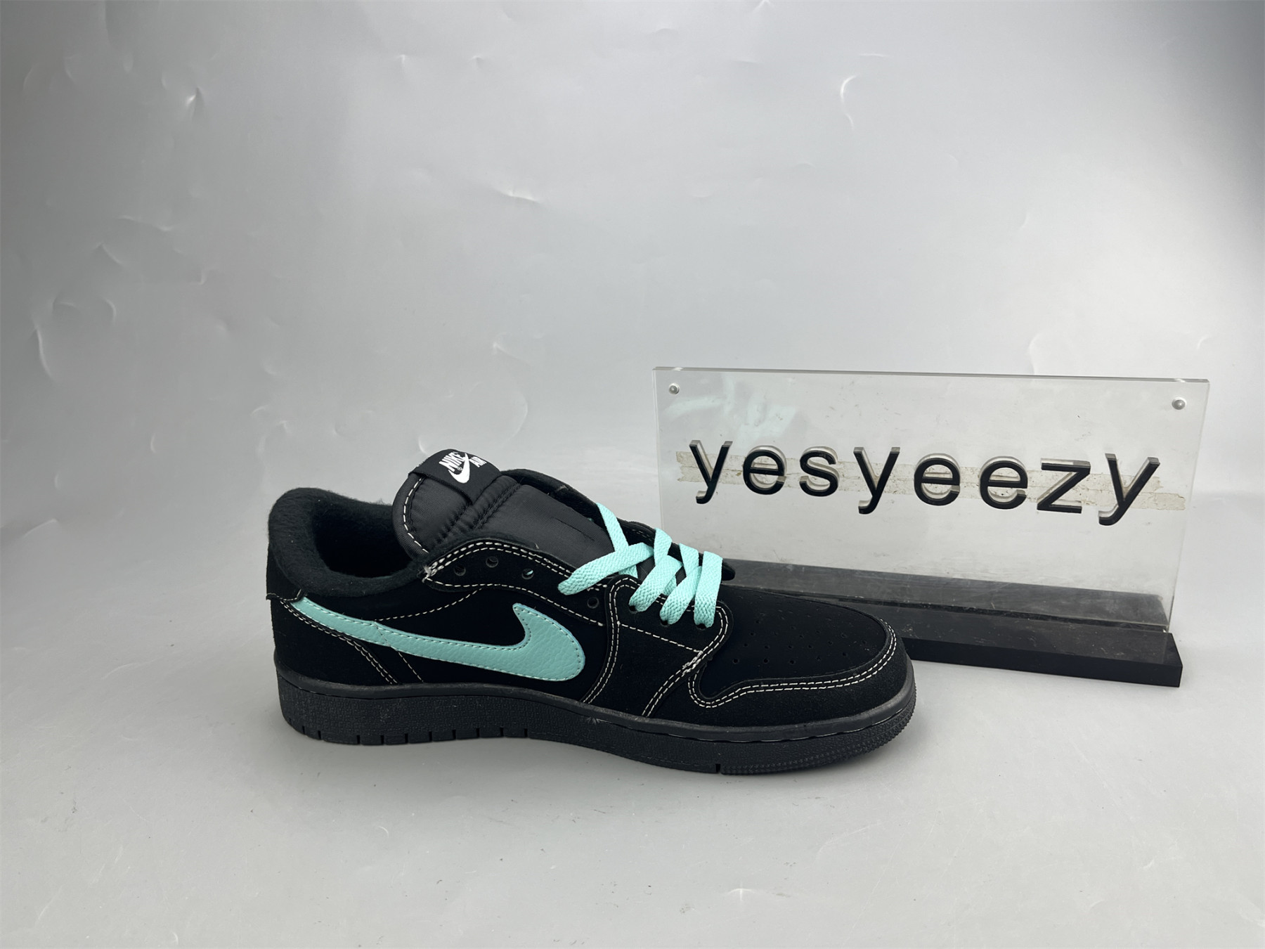 UA AIR JORDAN 1 LOW TIFFANY PHANTOM