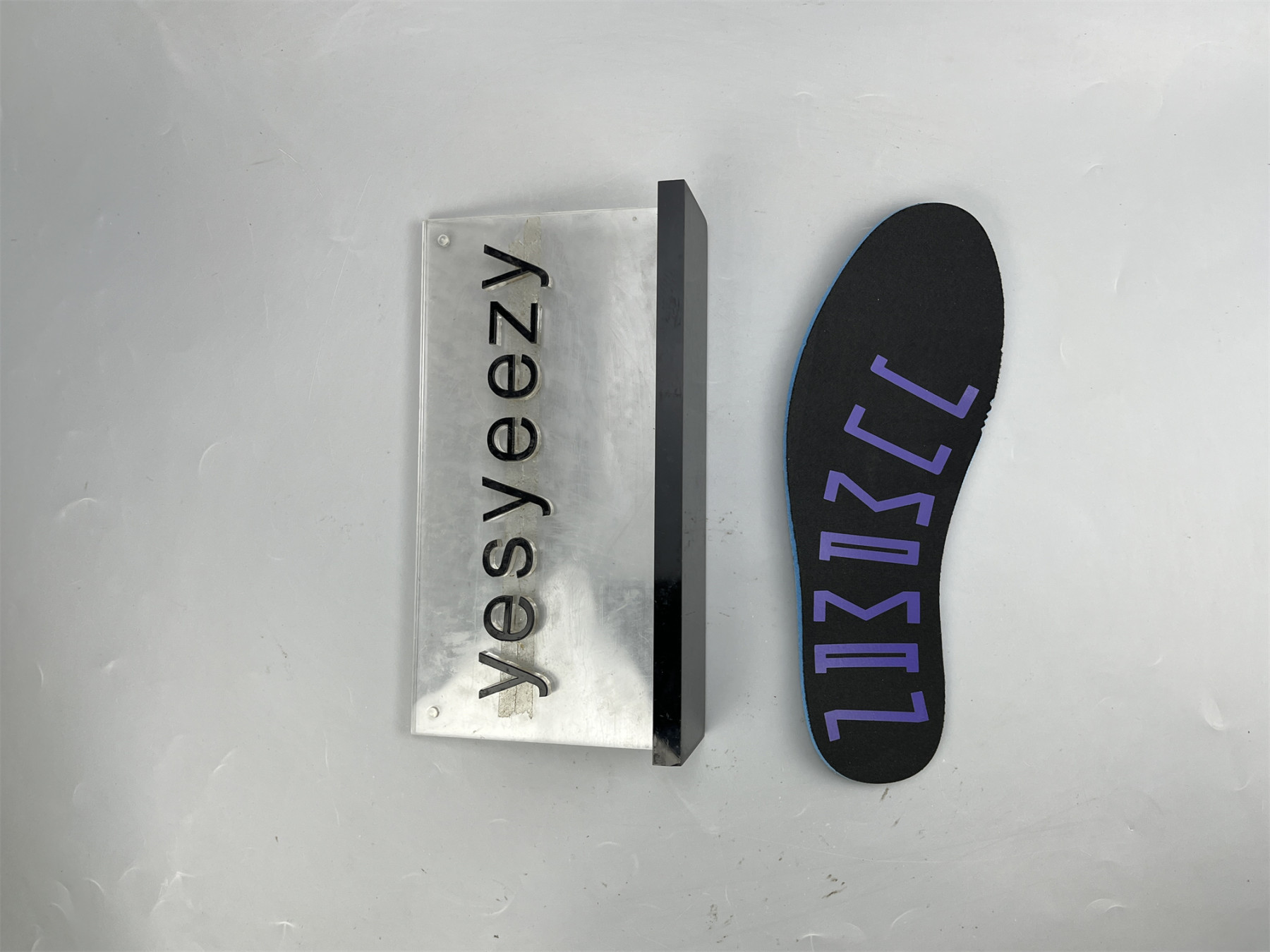 UA AIR JORDAN 1 MID SE 