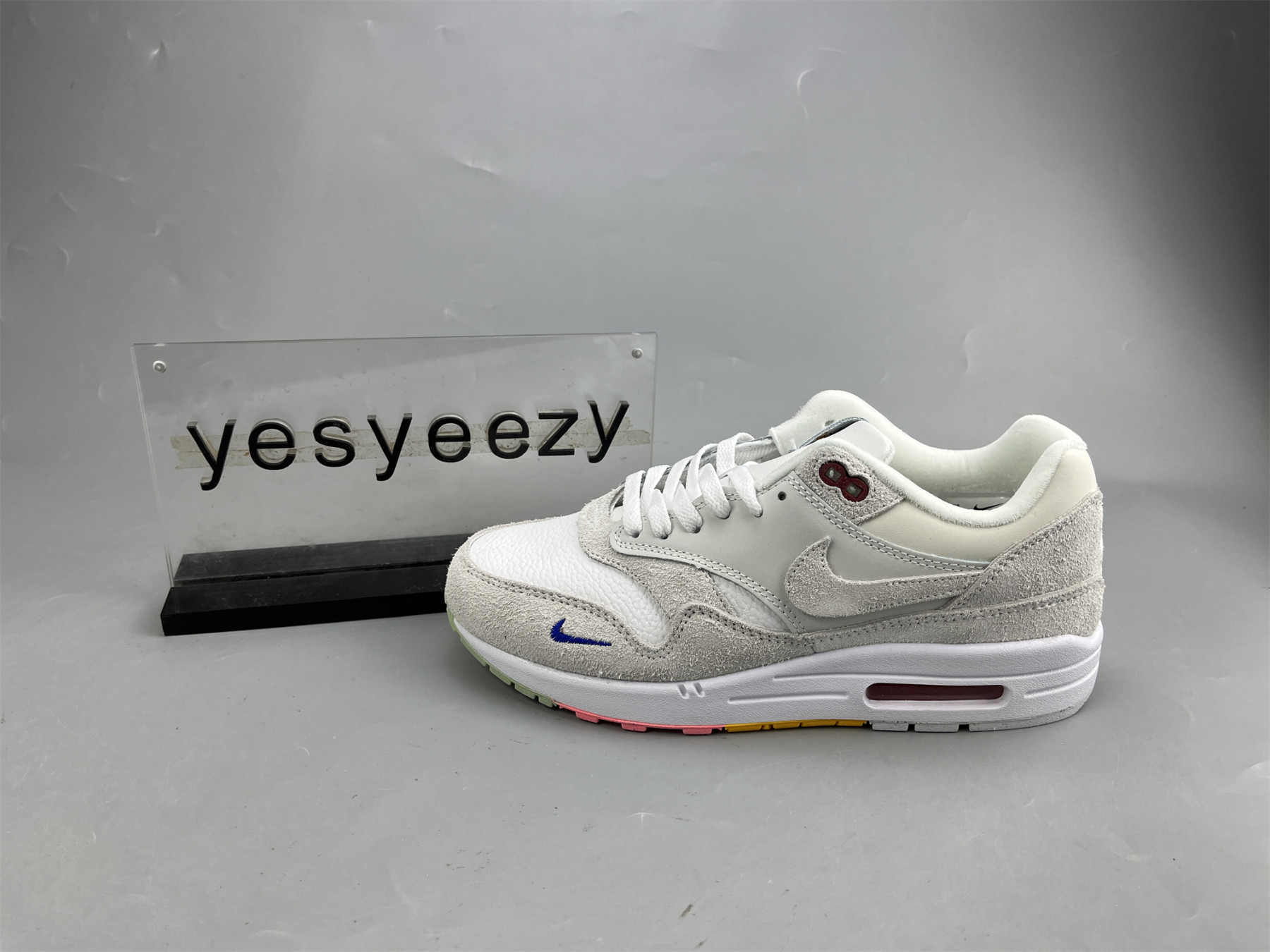 UA NIKE WMNS AIR MAX 1 PREMIUM 