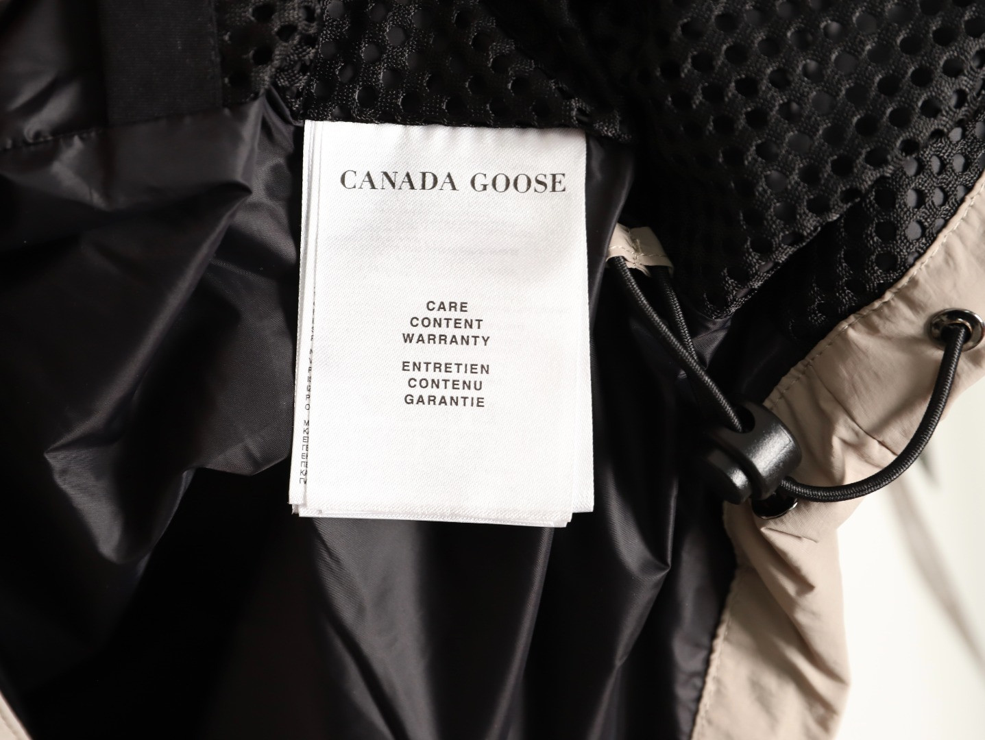 Can*a G00se Short Puffer jacket