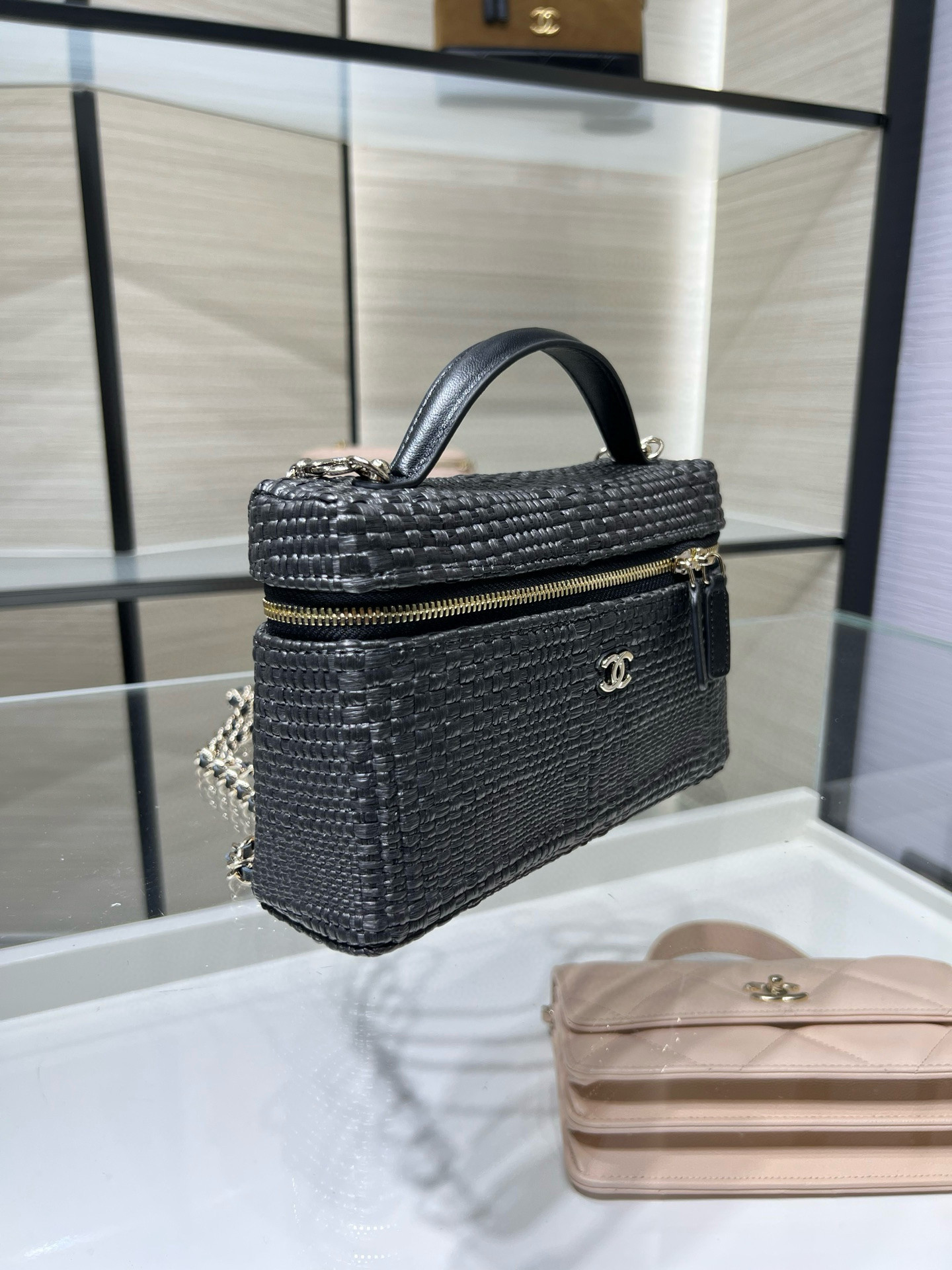 Ch**el classic vanity with chain ap4385 17x19.5x5cm