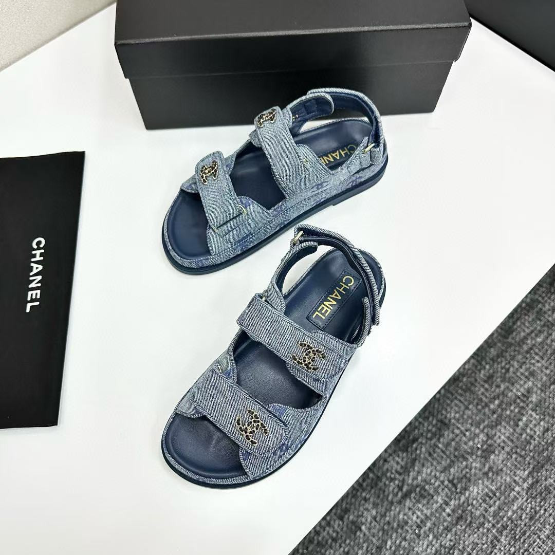 UA Ch**el Slides