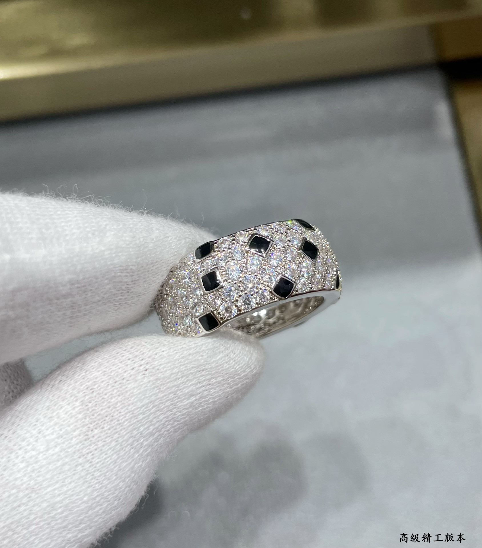 Ca*t1er spotted leopard ring