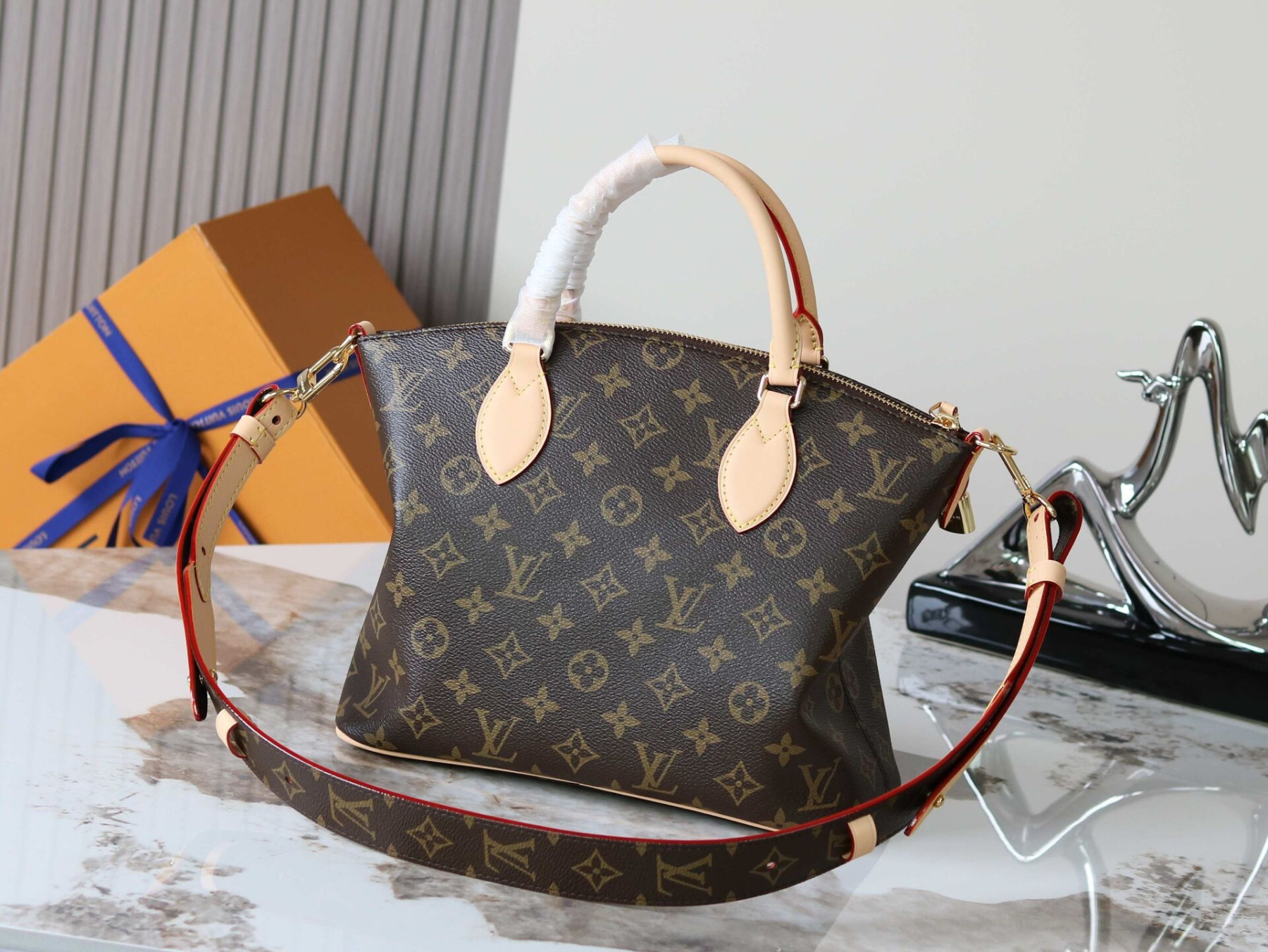 LV Neo Lockit PM M26532 33x24x12cm